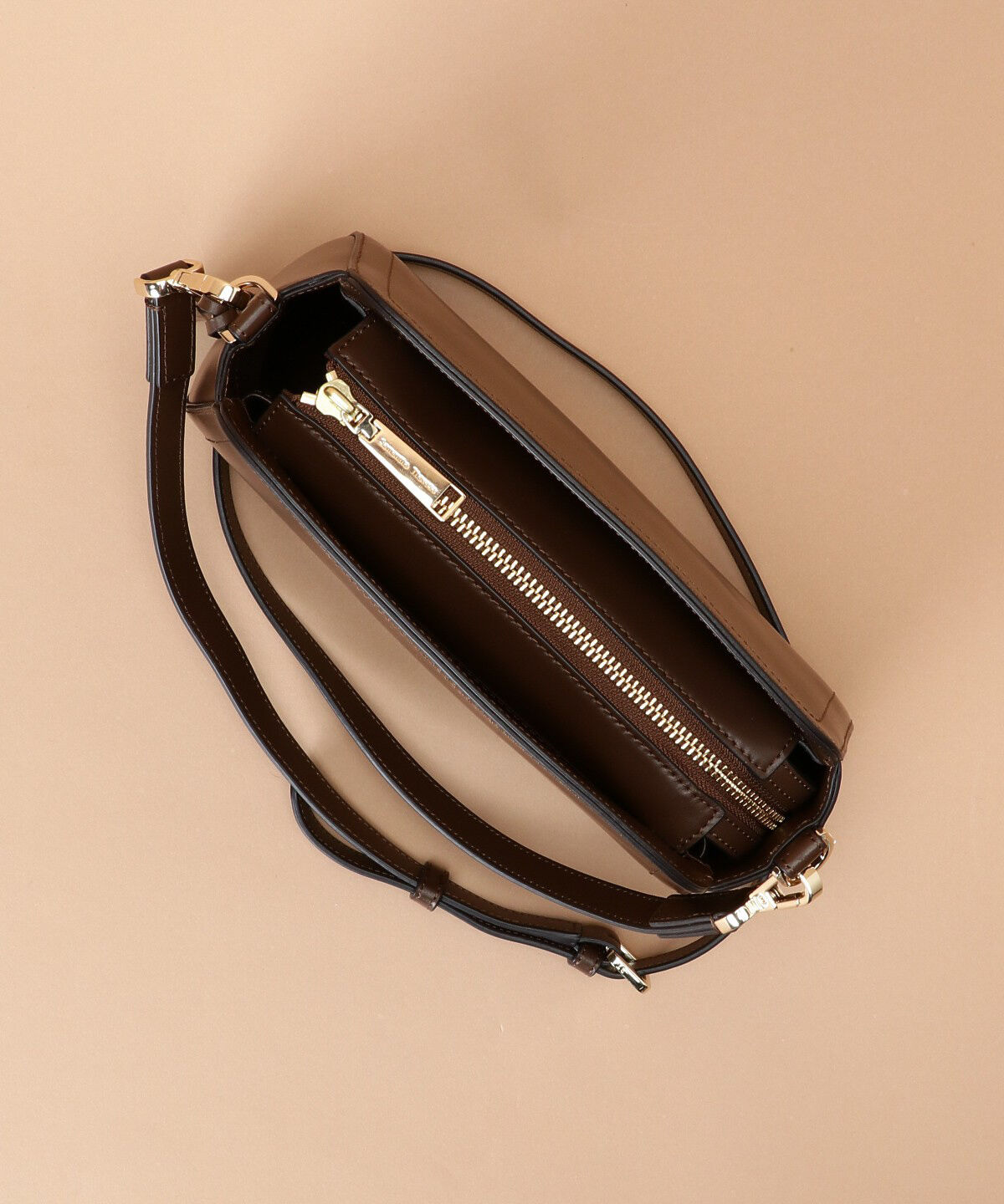 Samantha Thavasa「トラペズミニヨン ショルダーバッグ」|ショルダー・メッセンジャー|