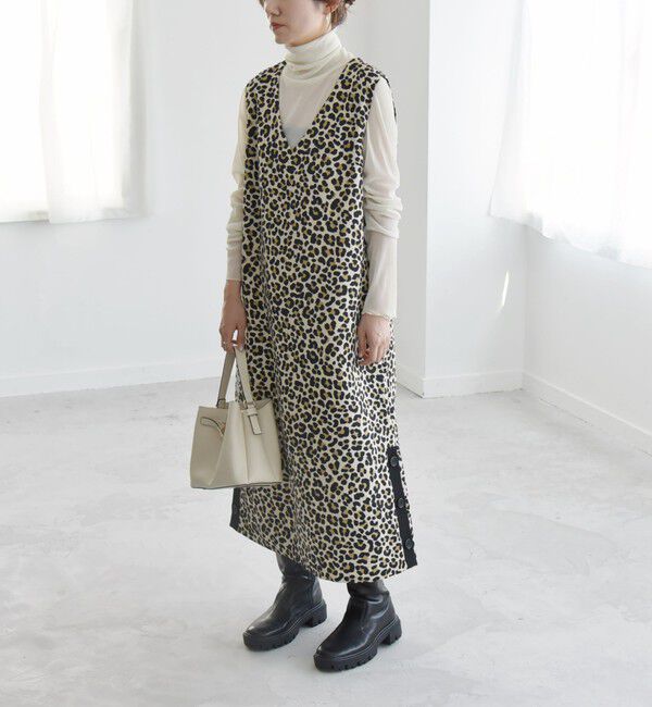 quaranciel「quaranciel:〈手洗い可能〉アニマル サイドボタン Vネック ワンピース」|ワンピース|