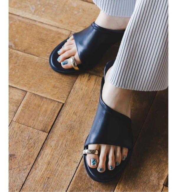 NOBLE「《追加予約・パーツ別注》LE VERNIS/ルベル二 Toe ring sandals」|サンダル|