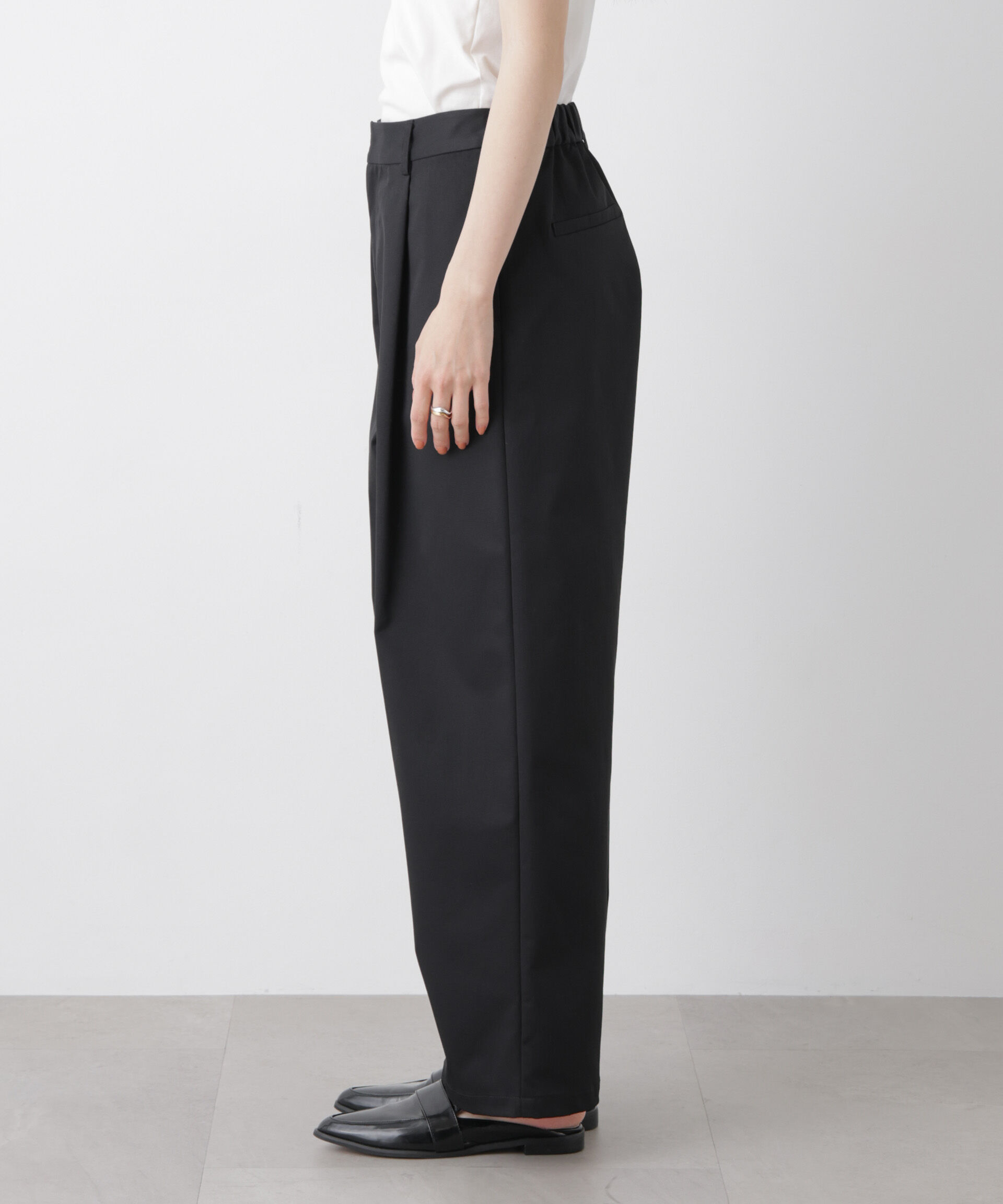 nano･universe「ツイルストレッチワンタックパンツ」|チノ|