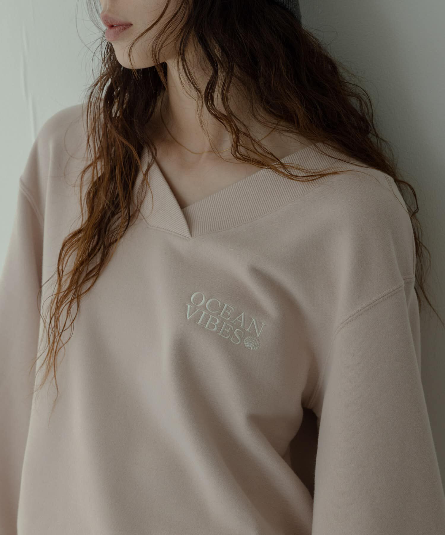 Sonny Label 「Vネック刺繍スウェット」|スウェット・ジャージ|