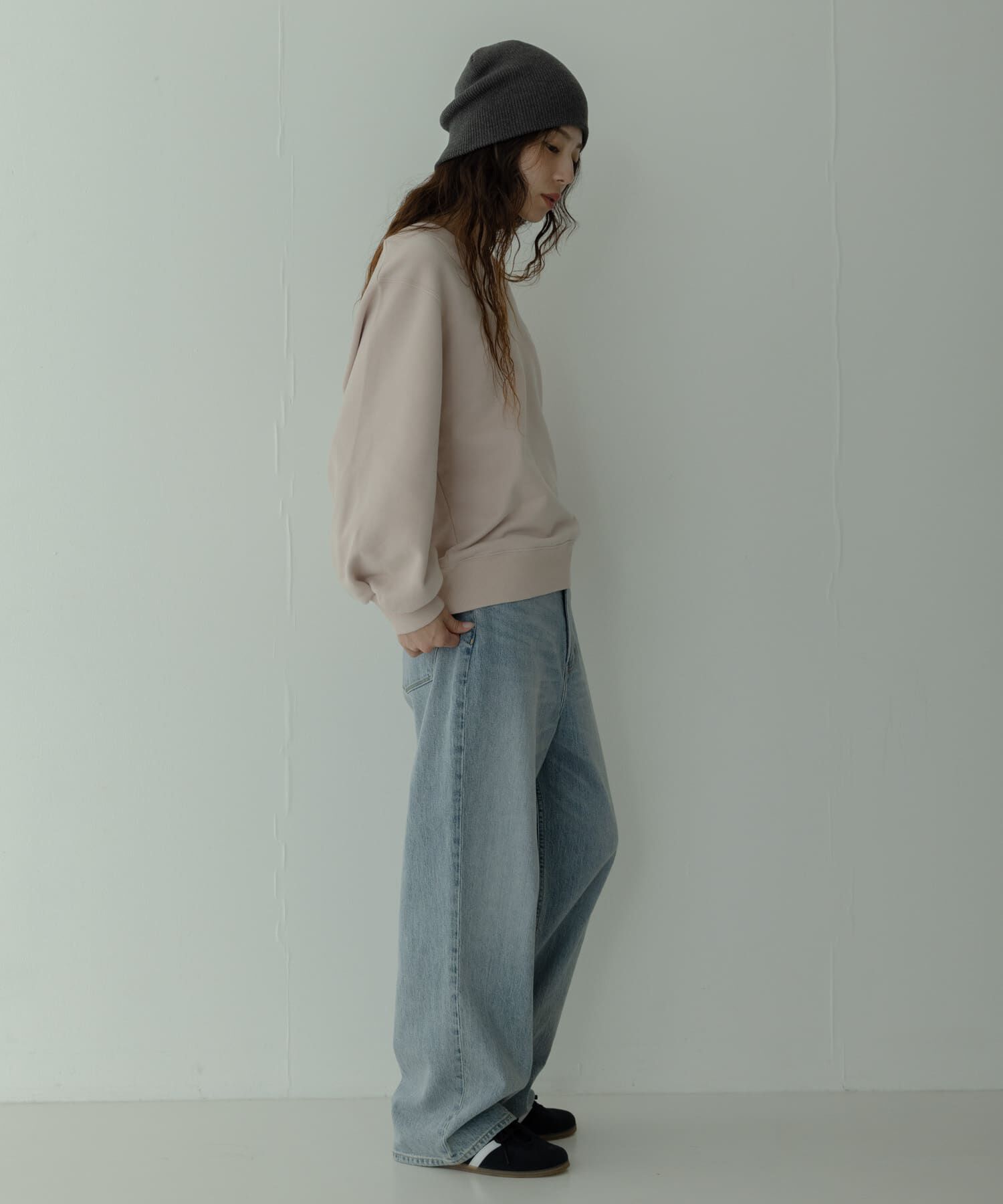 Sonny Label 「Vネック刺繍スウェット」|スウェット・ジャージ|