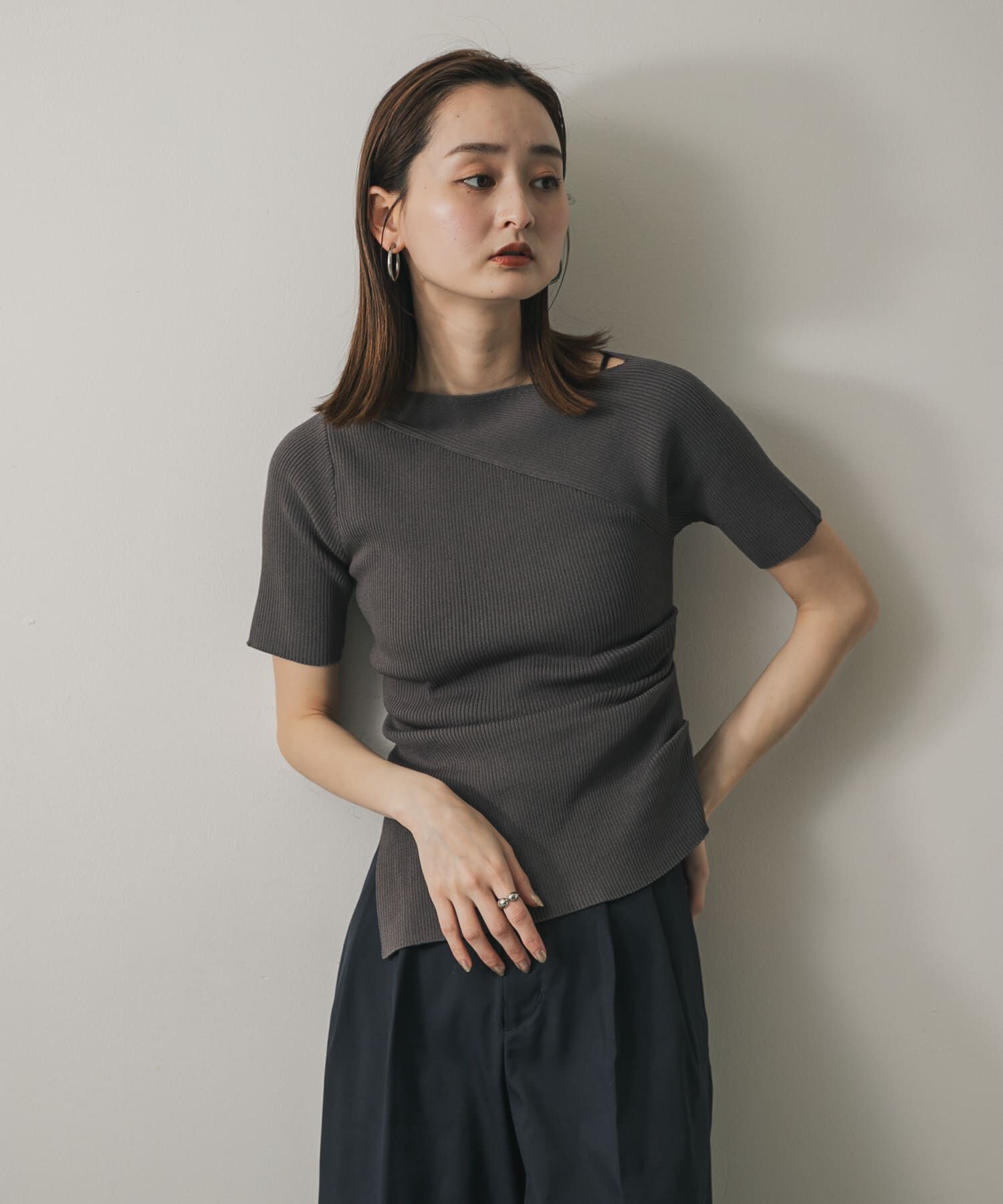 SENSE OF PLACE by URBAN RESEARCH「アシメネックセーター(半袖)」|ニット・セーター|