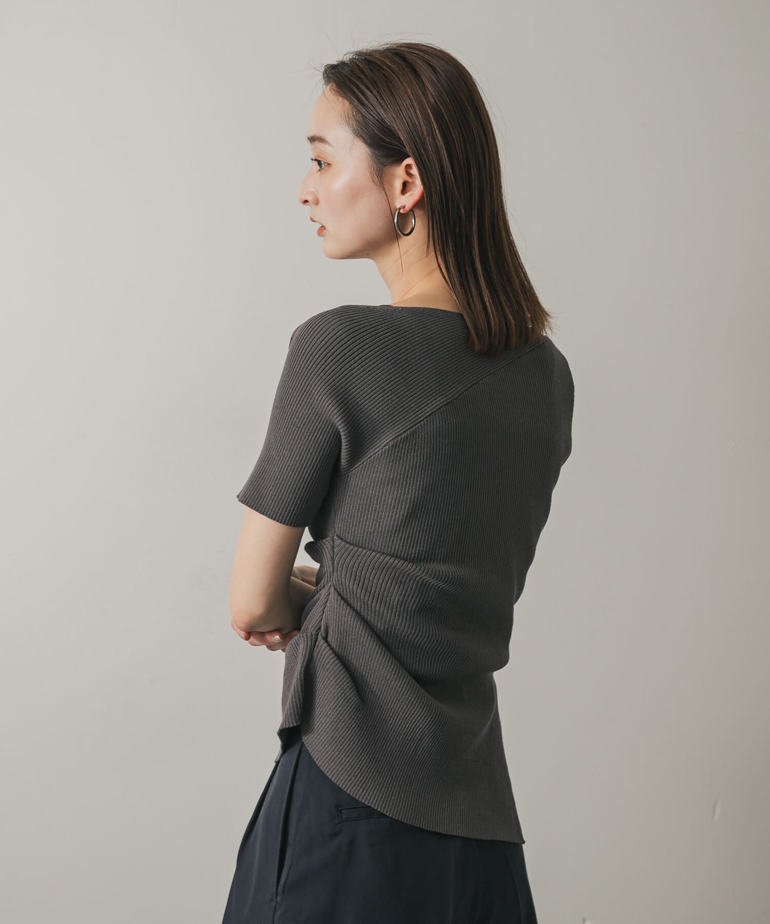 SENSE OF PLACE by URBAN RESEARCH「アシメネックセーター(半袖)」|ニット・セーター|