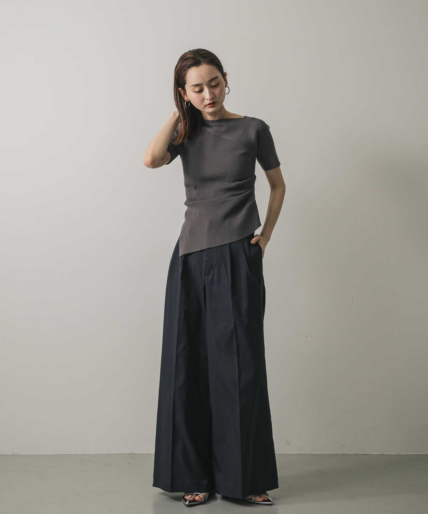 SENSE OF PLACE by URBAN RESEARCH「アシメネックセーター(半袖)」|ニット・セーター|