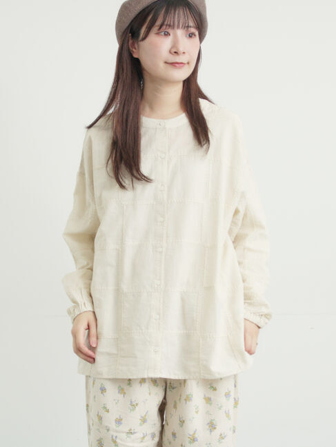 Samansa Mos2「スクエア刺繍バンドカラーブラウス」|シャツ・ブラウス|ベージュ