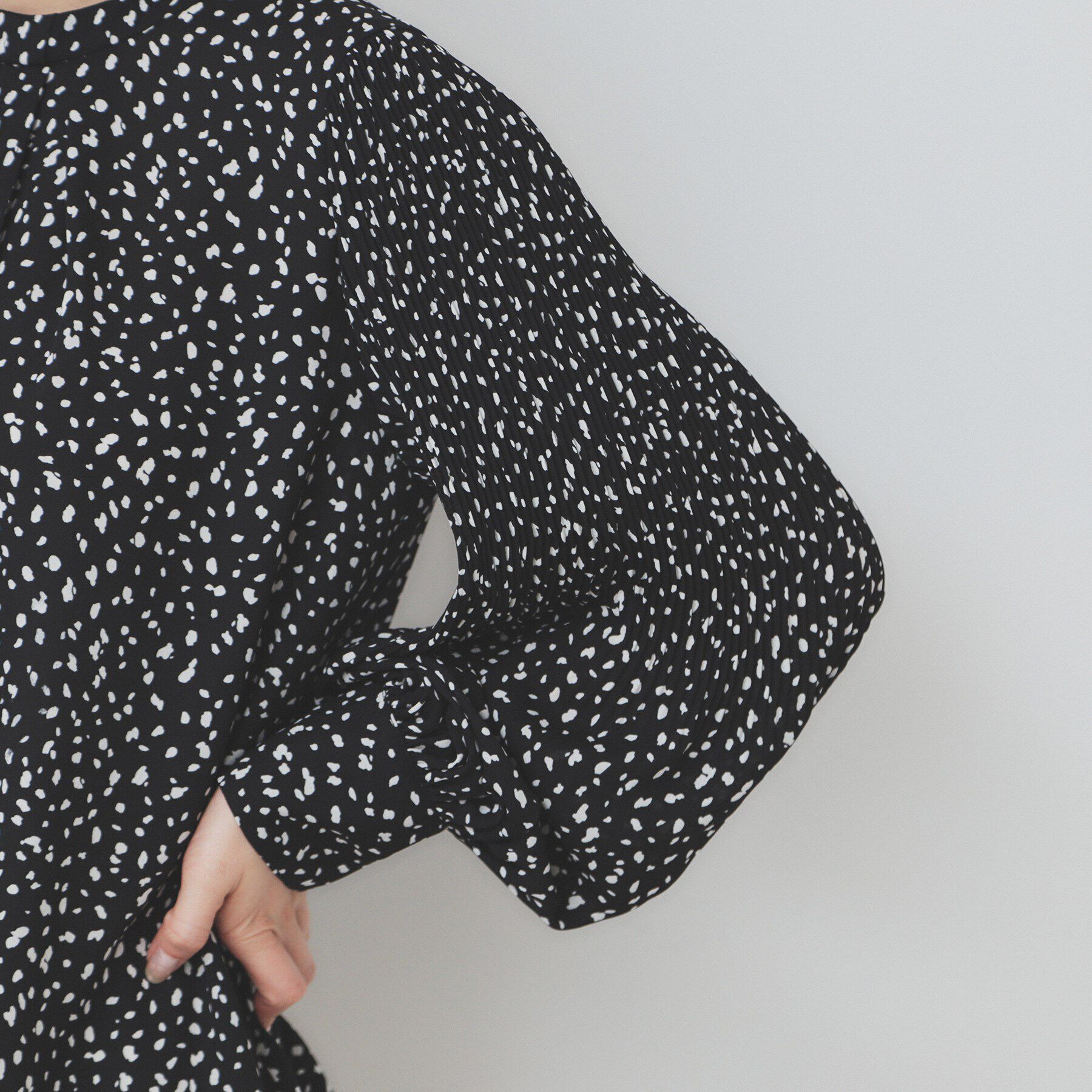 index「ボウタイプリーツスリーブ柄アソートブラウス【洗濯機可・イージーアイロン】」|シャツ・ブラウス|