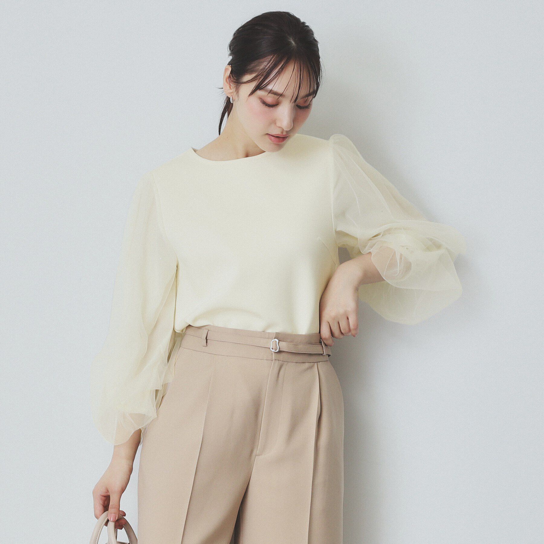 index「ビジュー付きチュールバルーンスリーブトップス【洗濯機洗い可】」|Tシャツ・カットソー|オフホワイト(003