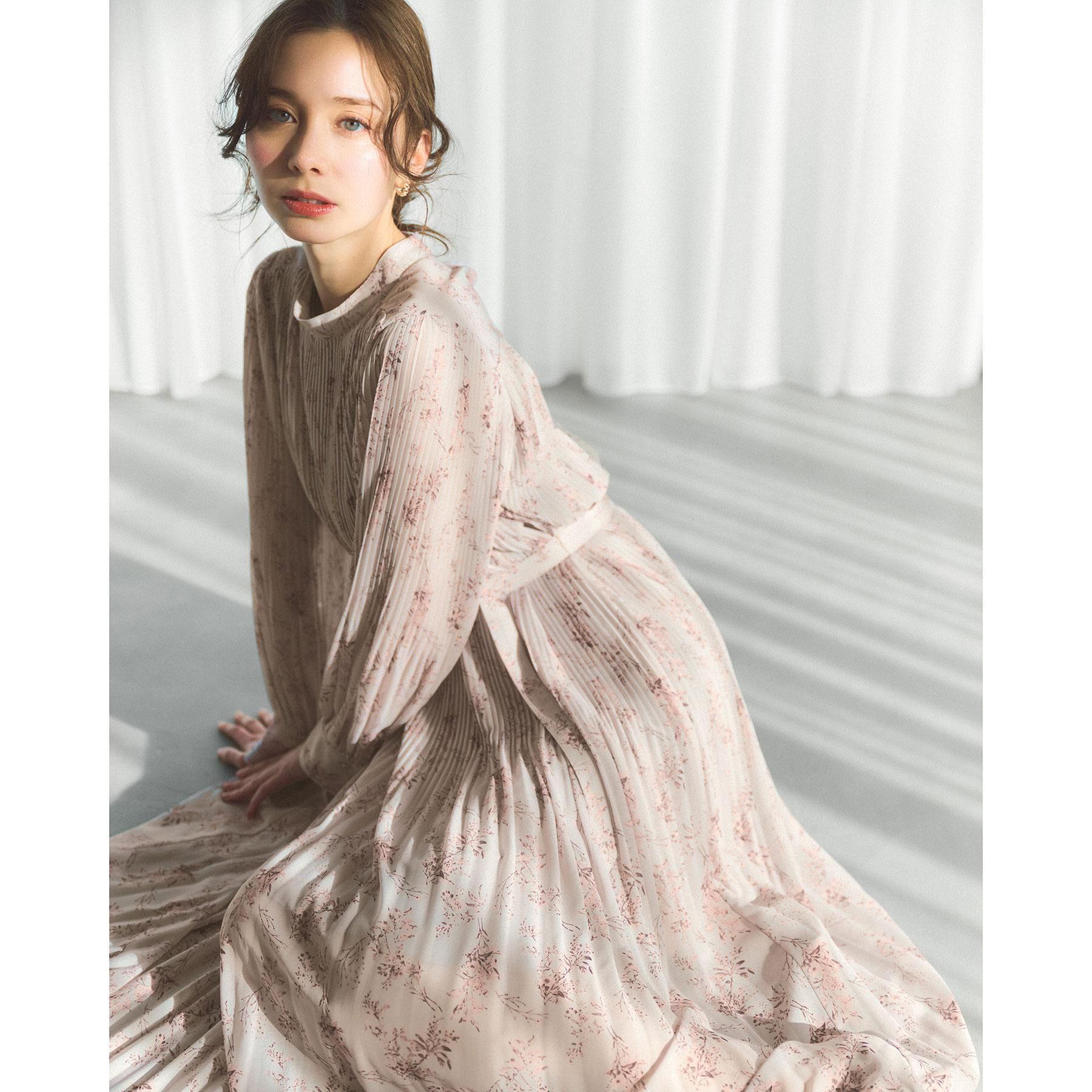 index「ベルト付きプリーツフレアワンピース【洗濯機OK/イージーアイロン/防シワ】《5col》」|ワンピース|