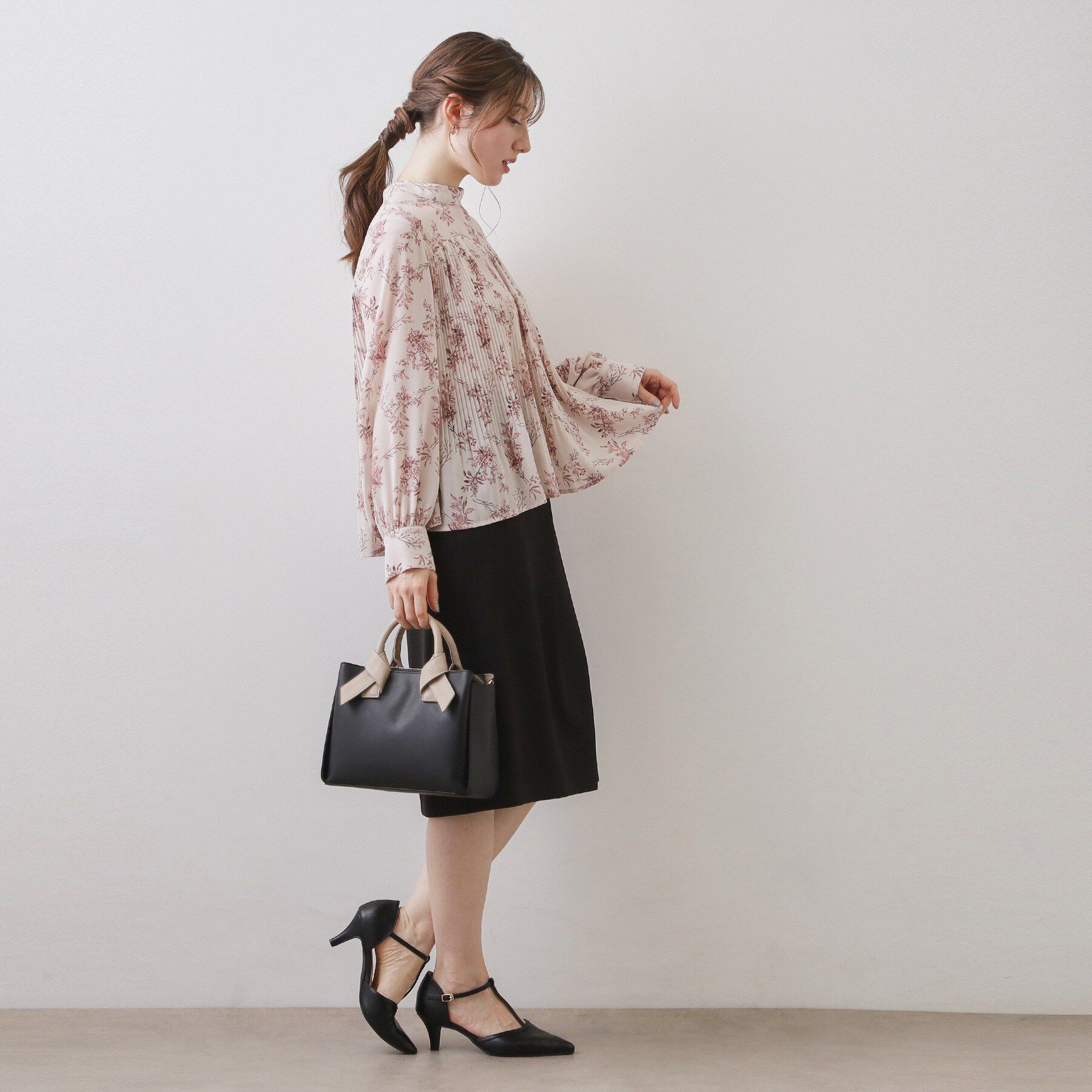 index「エアリープリーツスタンドカラーブラウス【洗濯機OK/イージーアイロン/防シワ】《5col》」|シャツ・ブラウス|