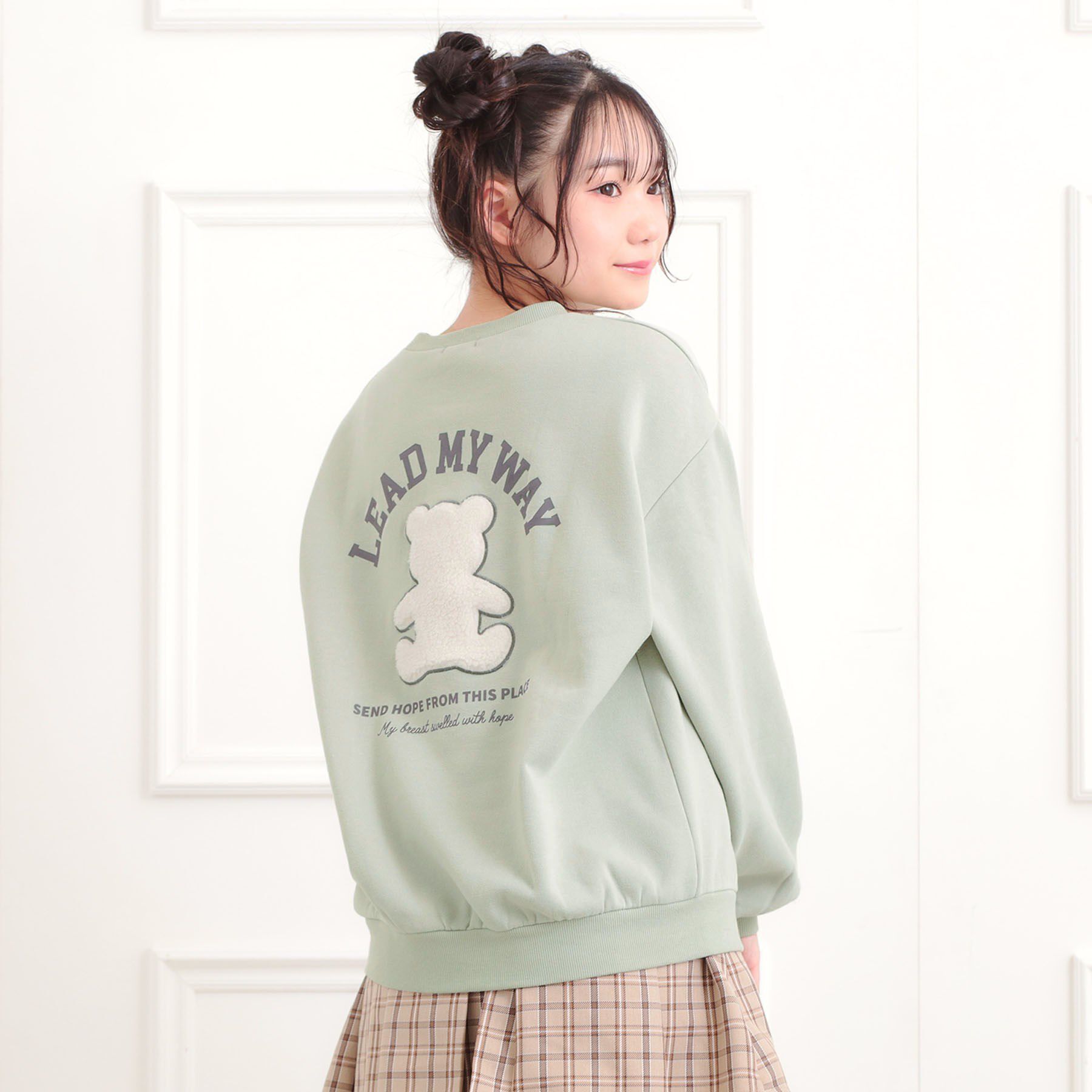 PINK-latte「ボアくまちゃんアップリケ裏起毛トレーナー」|その他|ミントグリーン(02