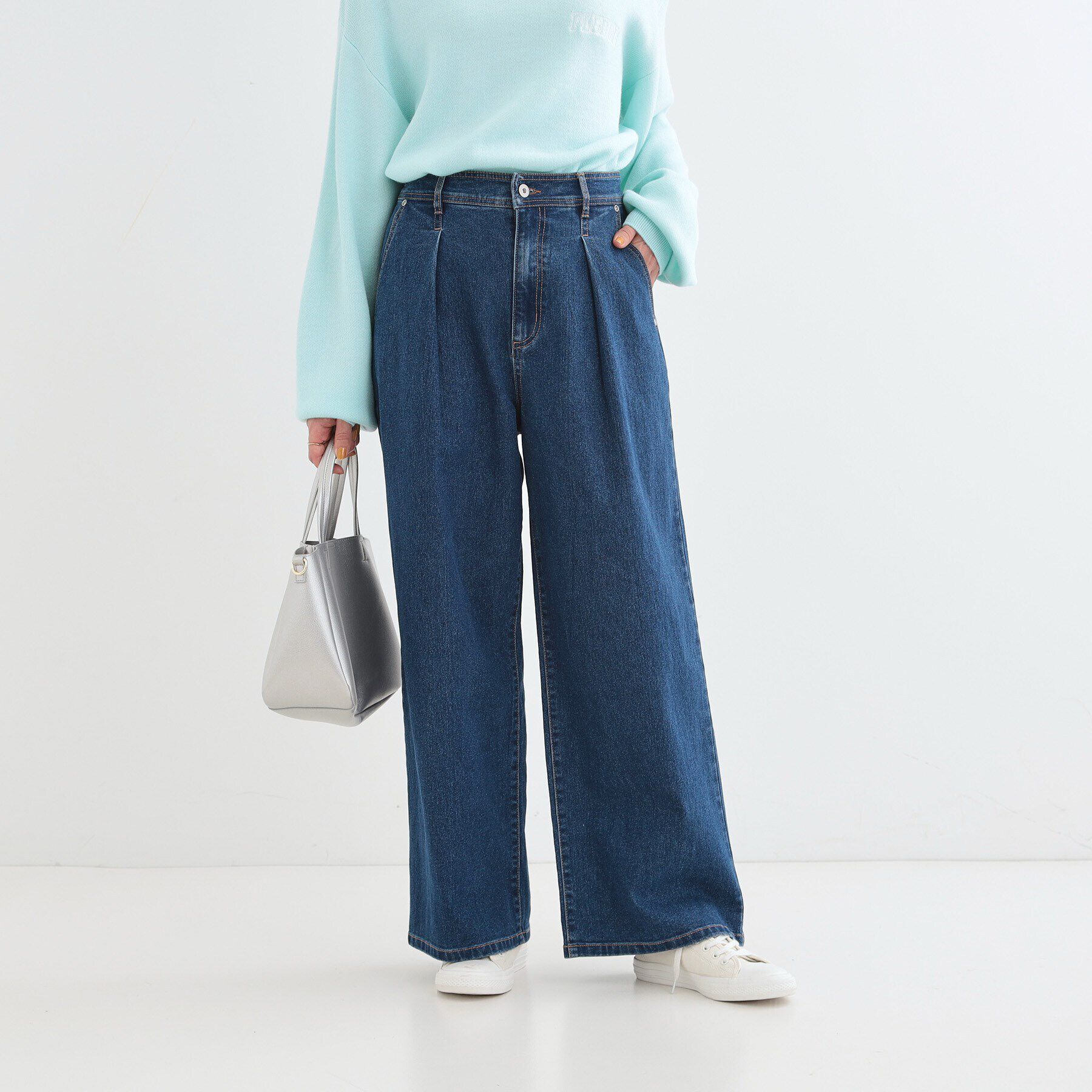 SHOO･LA･RUE「後ろウエストゴムが楽 大人のタックワイド デニムパンツ」|デニム|