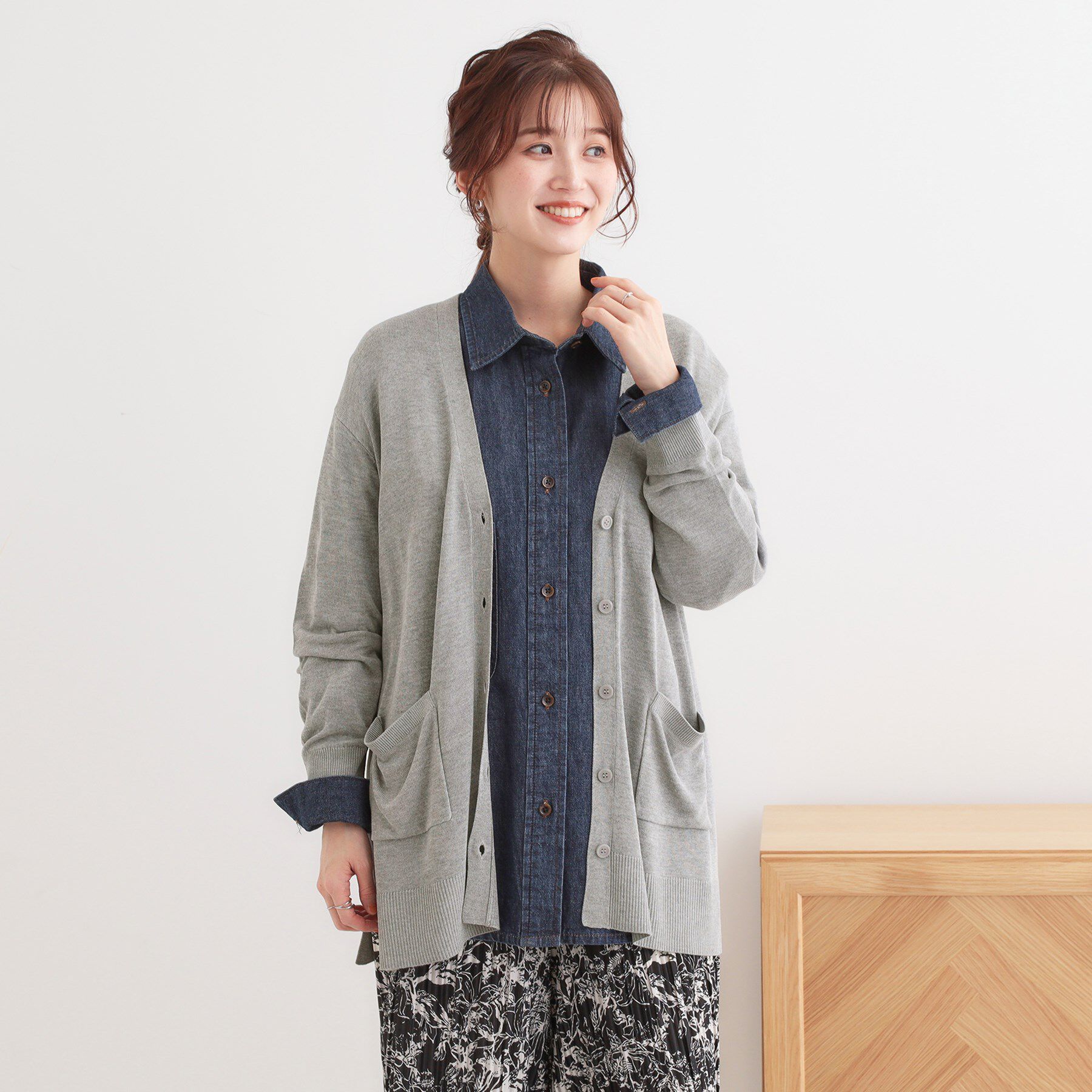 SHOO･LA･RUE「【洗える/UV】さらっと羽織れる ミドル丈Vネックカーディガン」|カーディガン|