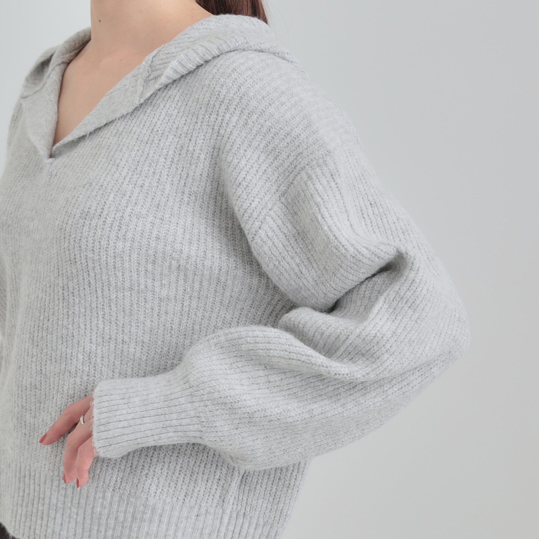 SHOO･LA･RUE「【S-LL】お顔周りをすっきり魅せる ふんわり Vネックフードニット」|ニット・セーター|