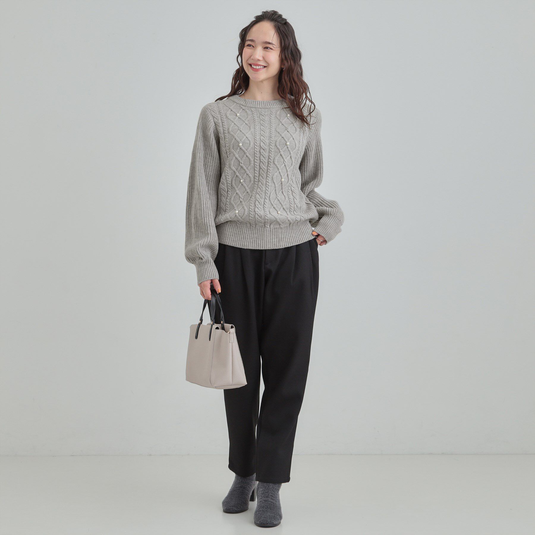 SHOO･LA･RUE「【洗濯機可/S-LL】フェイクパールで上品見え ケーブルニット」|ニット・セーター|