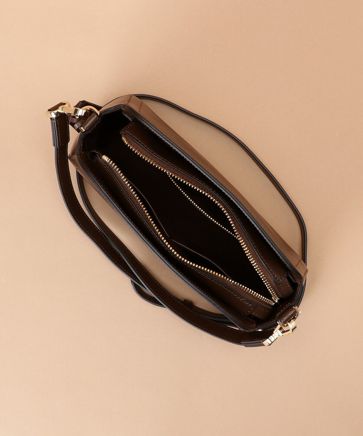 Samantha Thavasa「トラペズミニヨン ショルダーバッグ」|ショルダー・メッセンジャー|