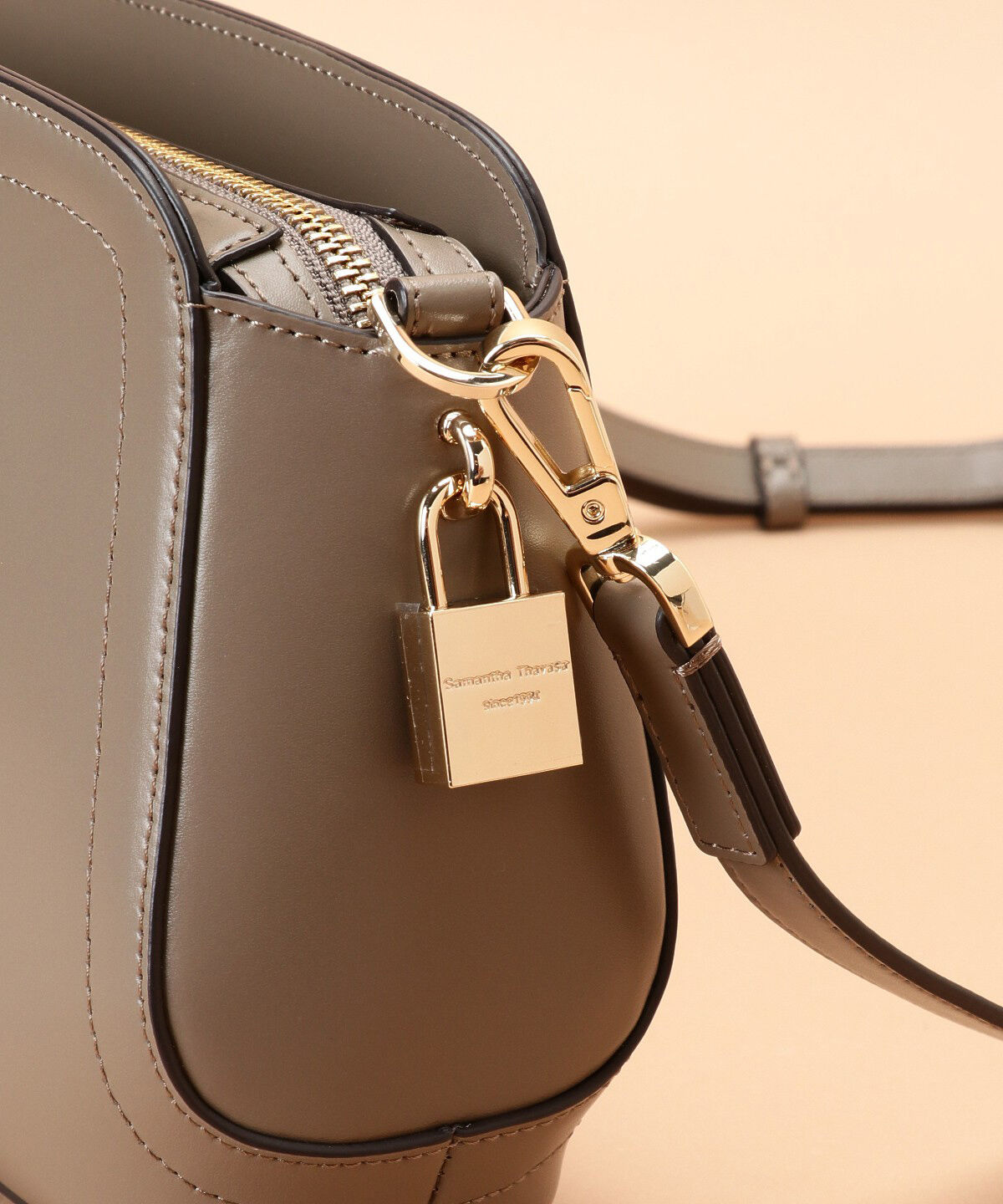 Samantha Thavasa「トラペズミニヨン ショルダーバッグ」|ショルダー・メッセンジャー|