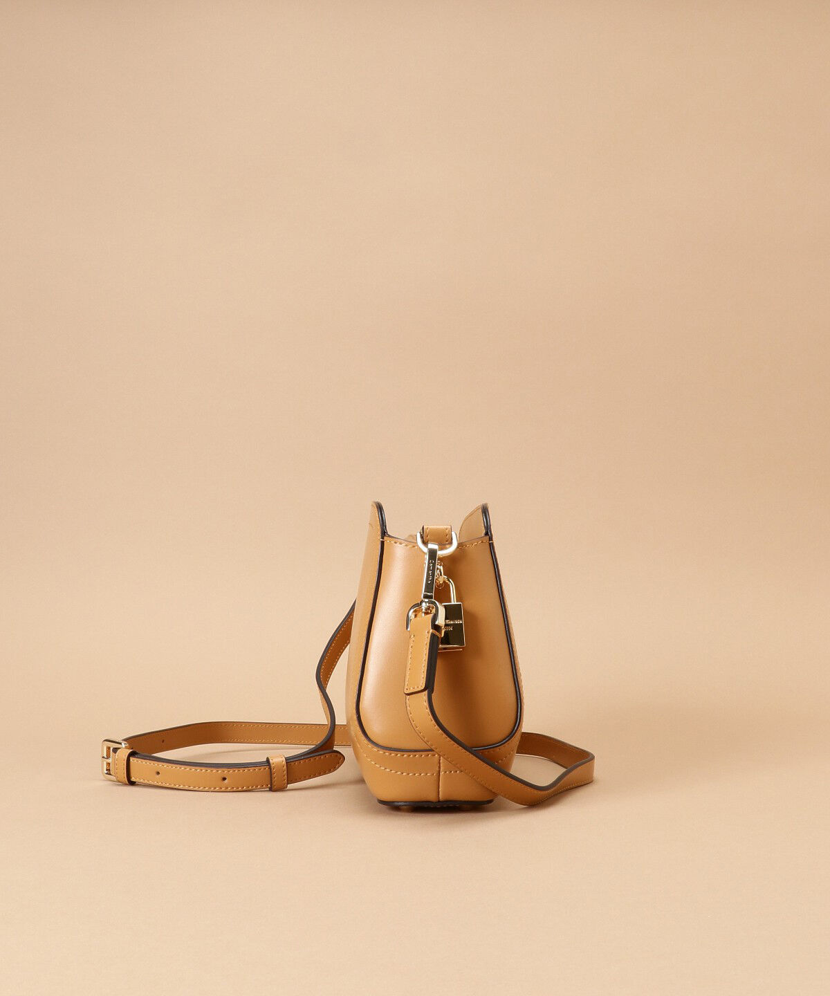 Samantha Thavasa「トラペズミニヨン ショルダーバッグ」|ショルダー・メッセンジャー|