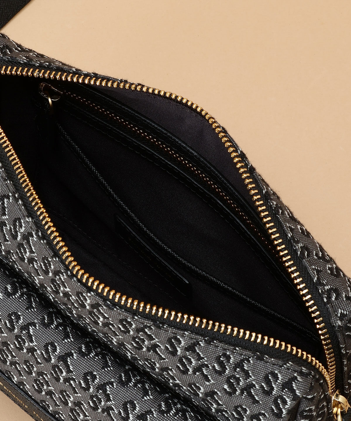 Samantha Thavasa「ST Jacquard シルエット ショルダーバッグ」|ショルダー・メッセンジャー|