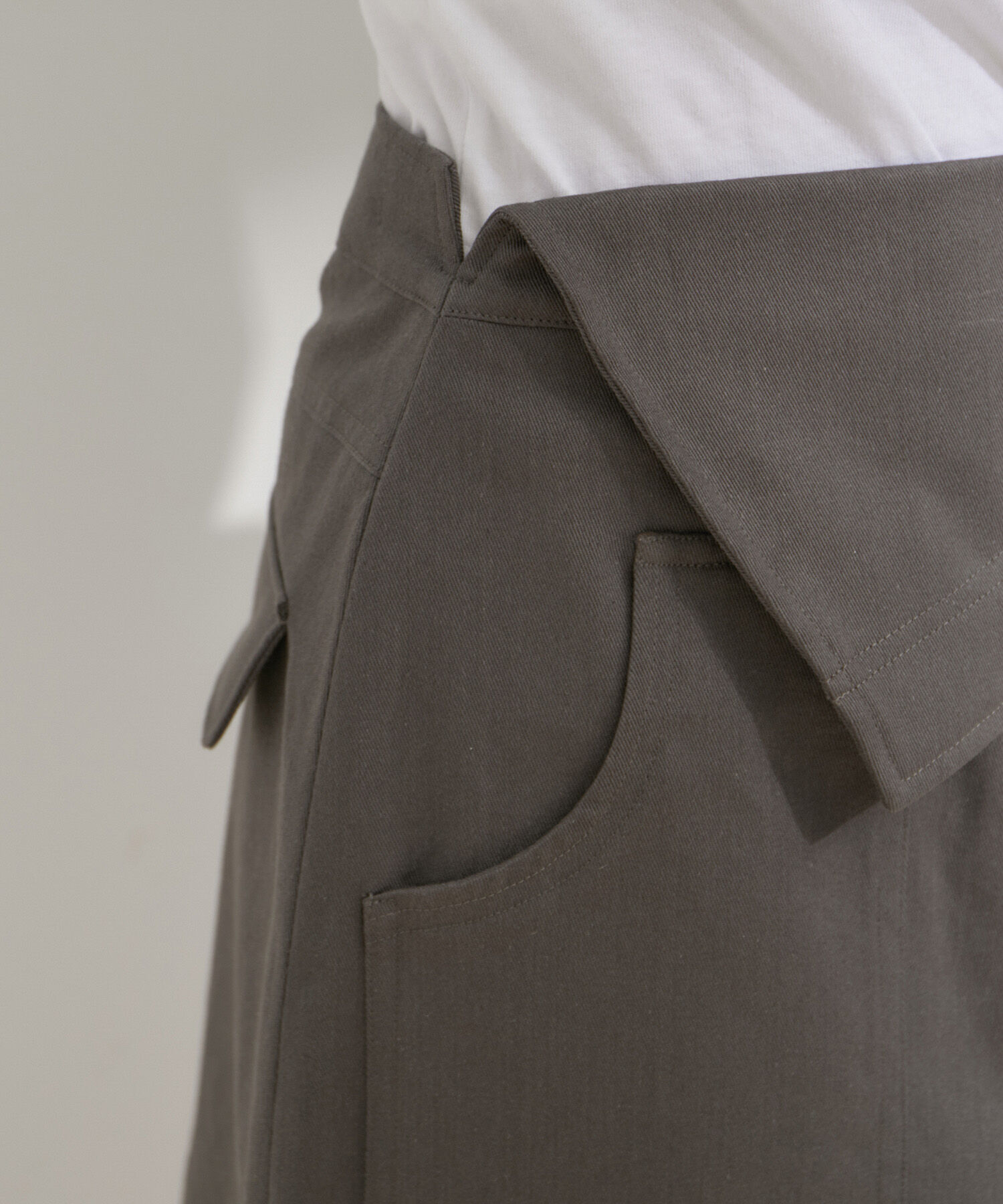 VIS「フラップ付き台形ミニスカート」|スカート|