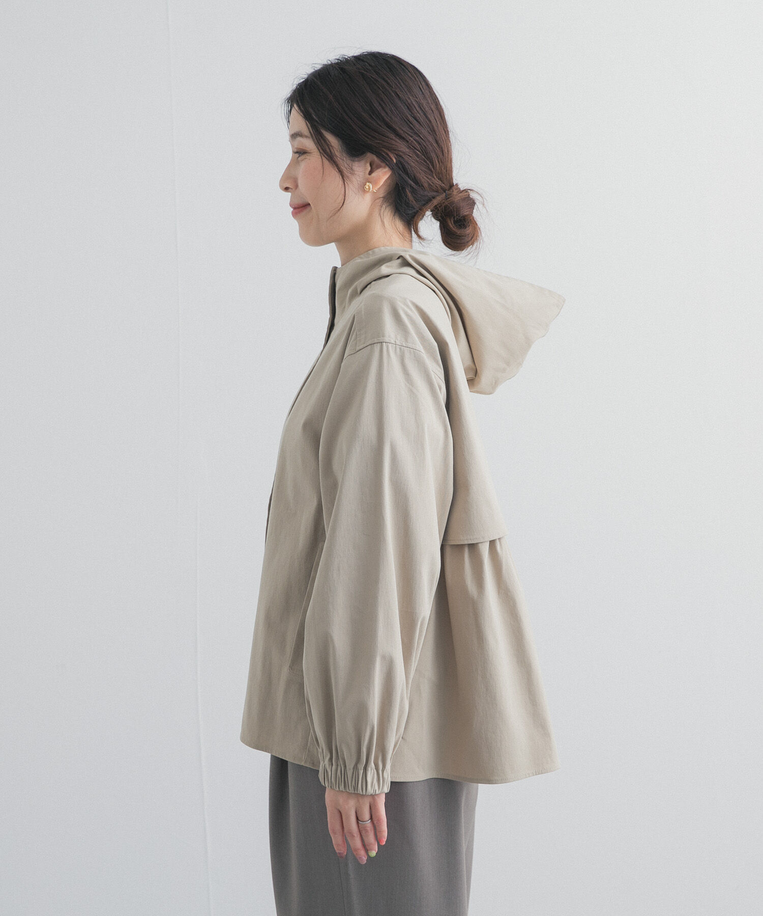 URBAN RESEARCH DOORS「撥水バックギャザーフードジャケット」|ノーカラーコート|