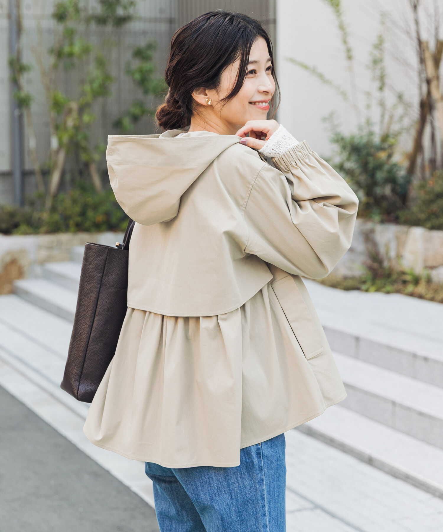 URBAN RESEARCH DOORS「撥水バックギャザーフードジャケット」|ノーカラーコート|