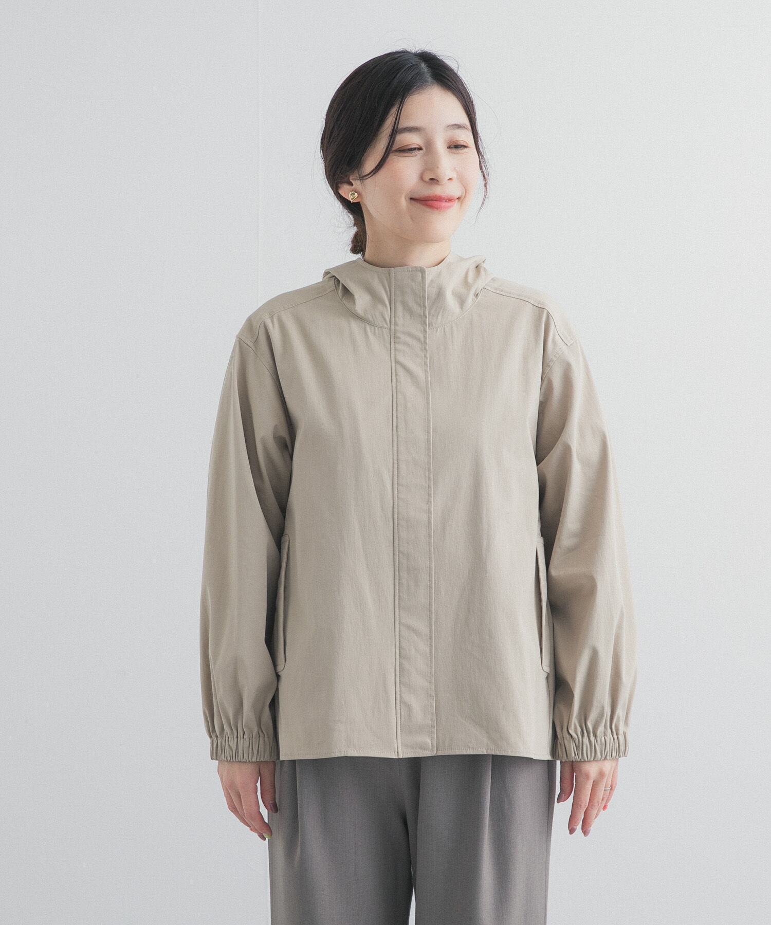 URBAN RESEARCH DOORS「撥水バックギャザーフードジャケット」|ノーカラーコート|