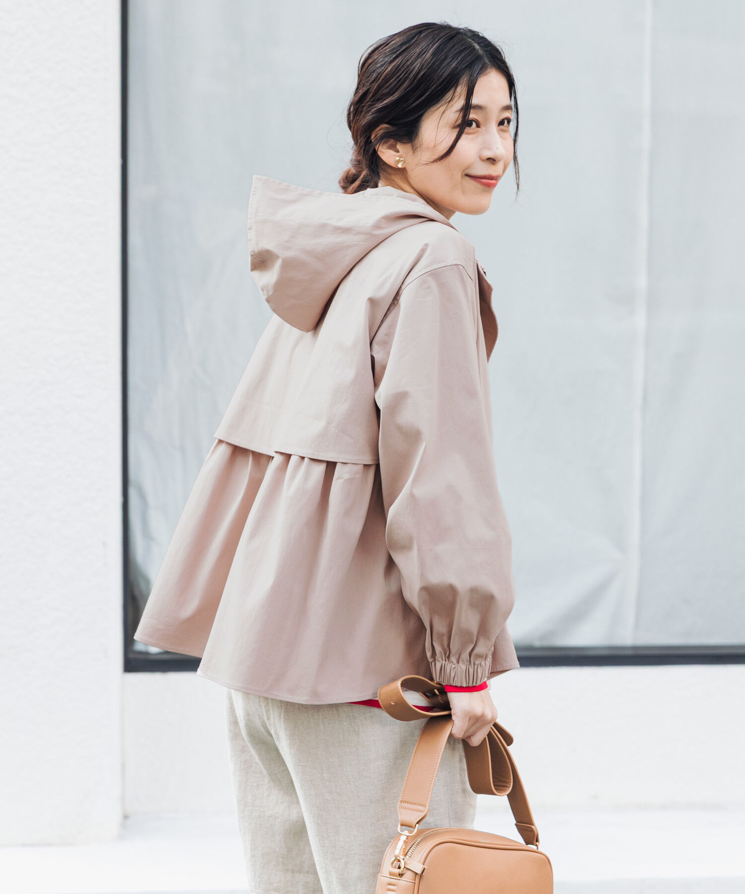 URBAN RESEARCH DOORS「撥水バックギャザーフードジャケット」|ノーカラーコート|