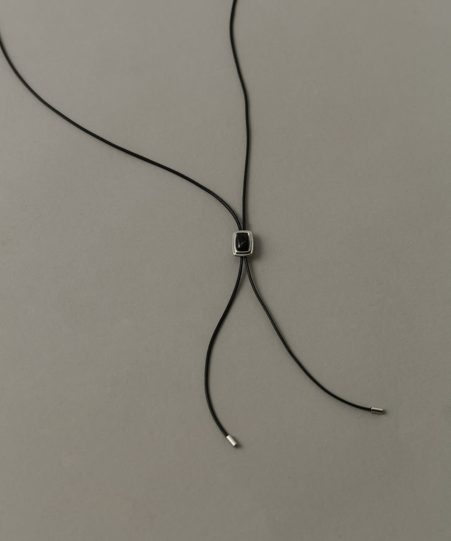 SMELLY「ストーンモチーフループタイネックレス」|ネックレス|