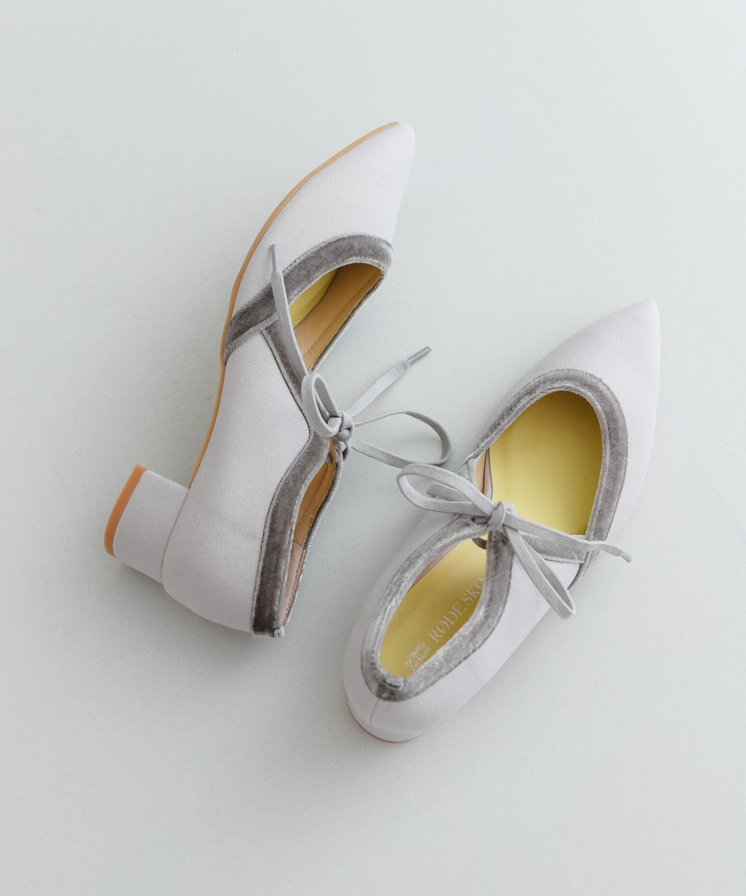 RODE SKO「『MADE IN JAPAN』 3センチヒールリボンパンプス」|パンプス|グレー