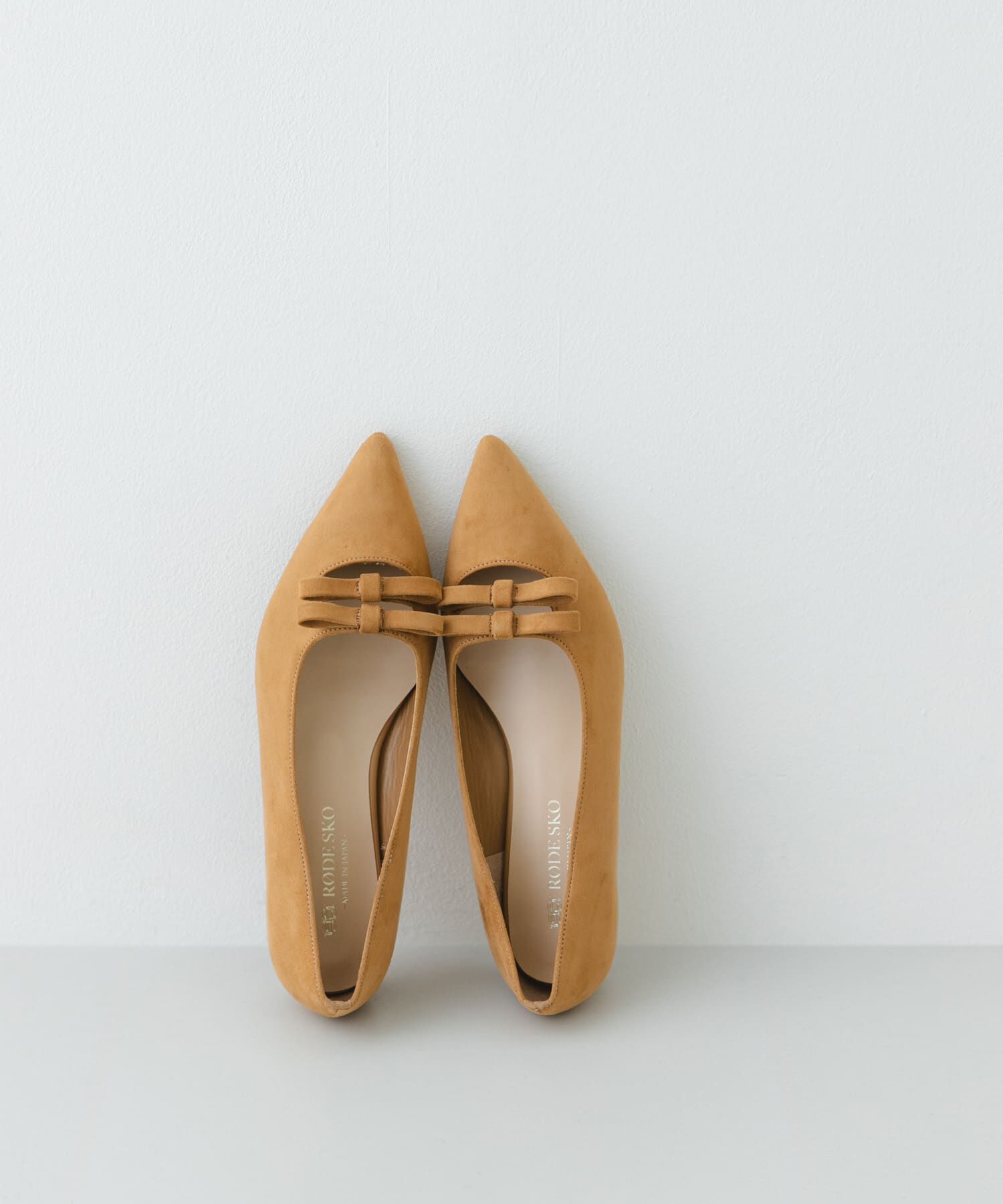 RODE SKO「『MADE IN JAPAN』 ダブルリボンフラットパンプス」|パンプス|キャメル