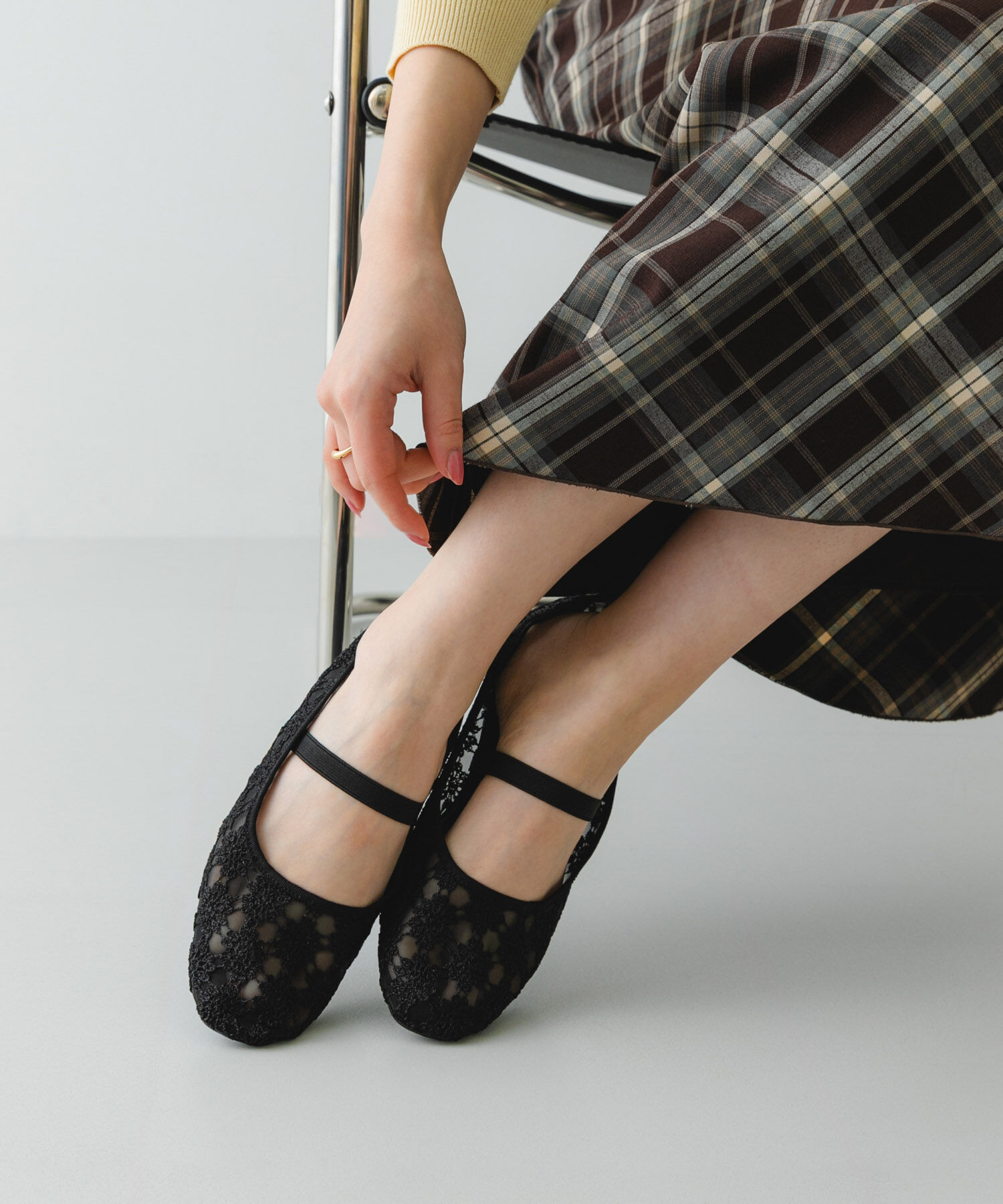 RODE SKO「フラワーシアーフラットシューズ」|バレエシューズ|ブラック