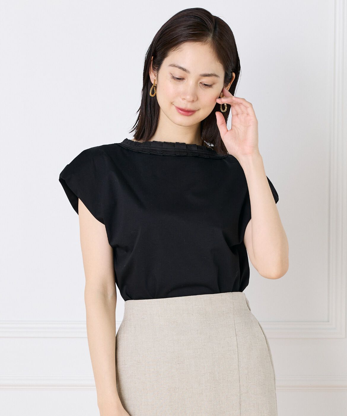 INED「《大きいサイズ》タックフリルカットソー」|Tシャツ・カットソー|