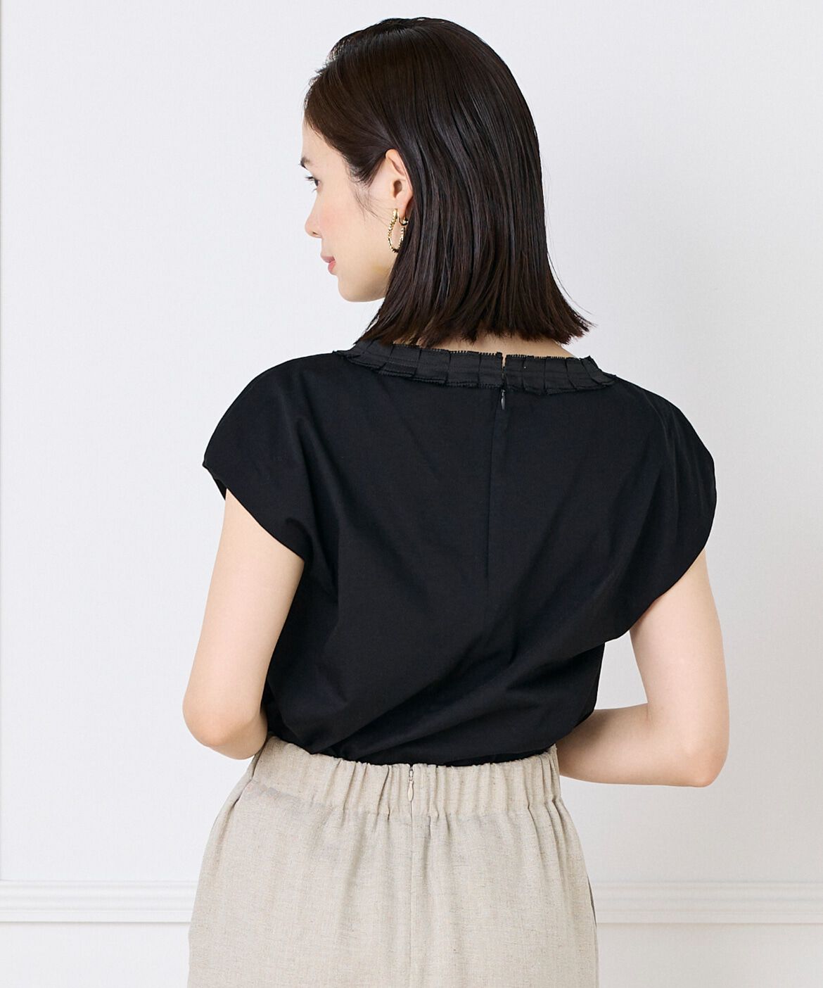 INED「《大きいサイズ》タックフリルカットソー」|Tシャツ・カットソー|