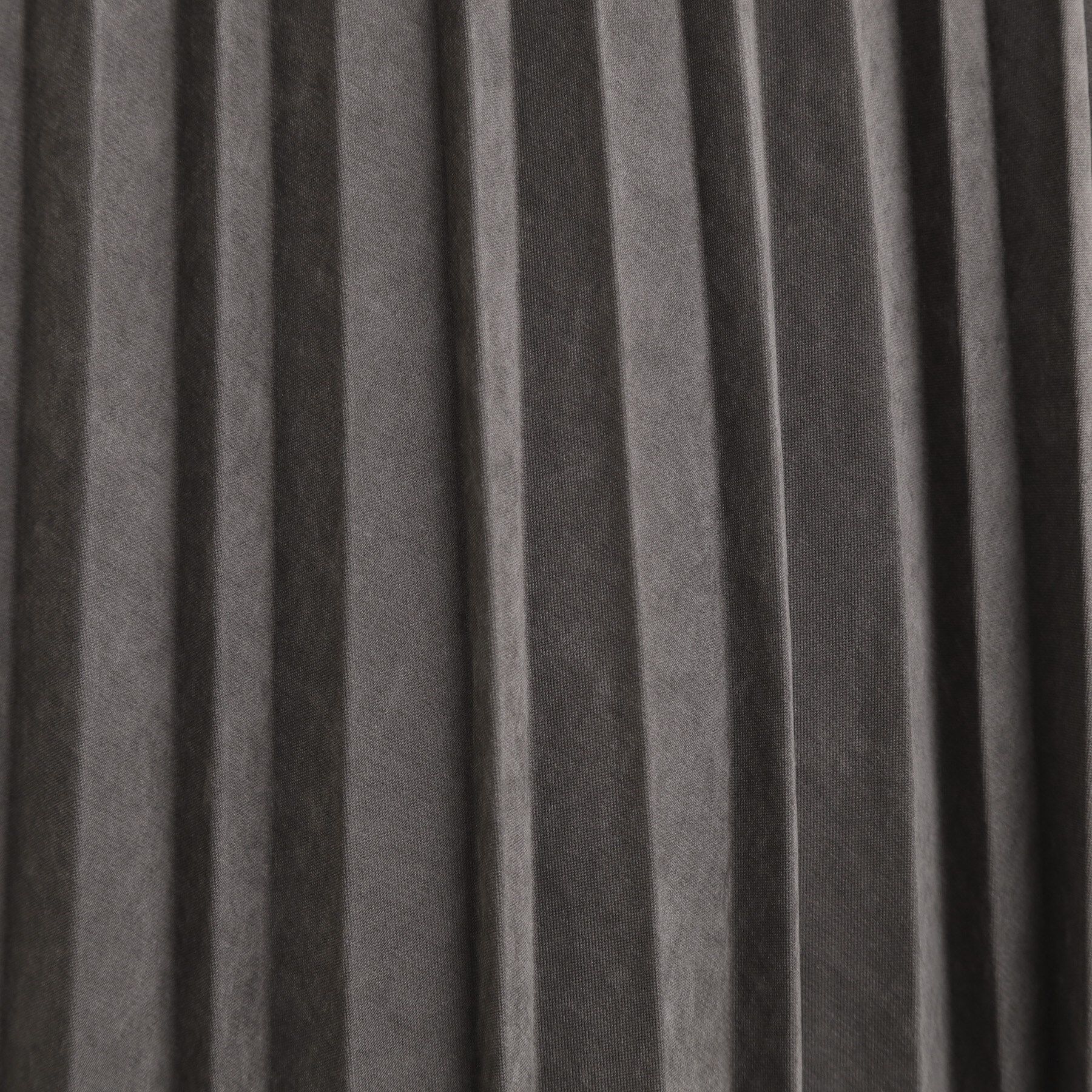 grove「すっきり見えて、やさしく揺れる。大人のスエードライクプリーツスカート」|スカート|