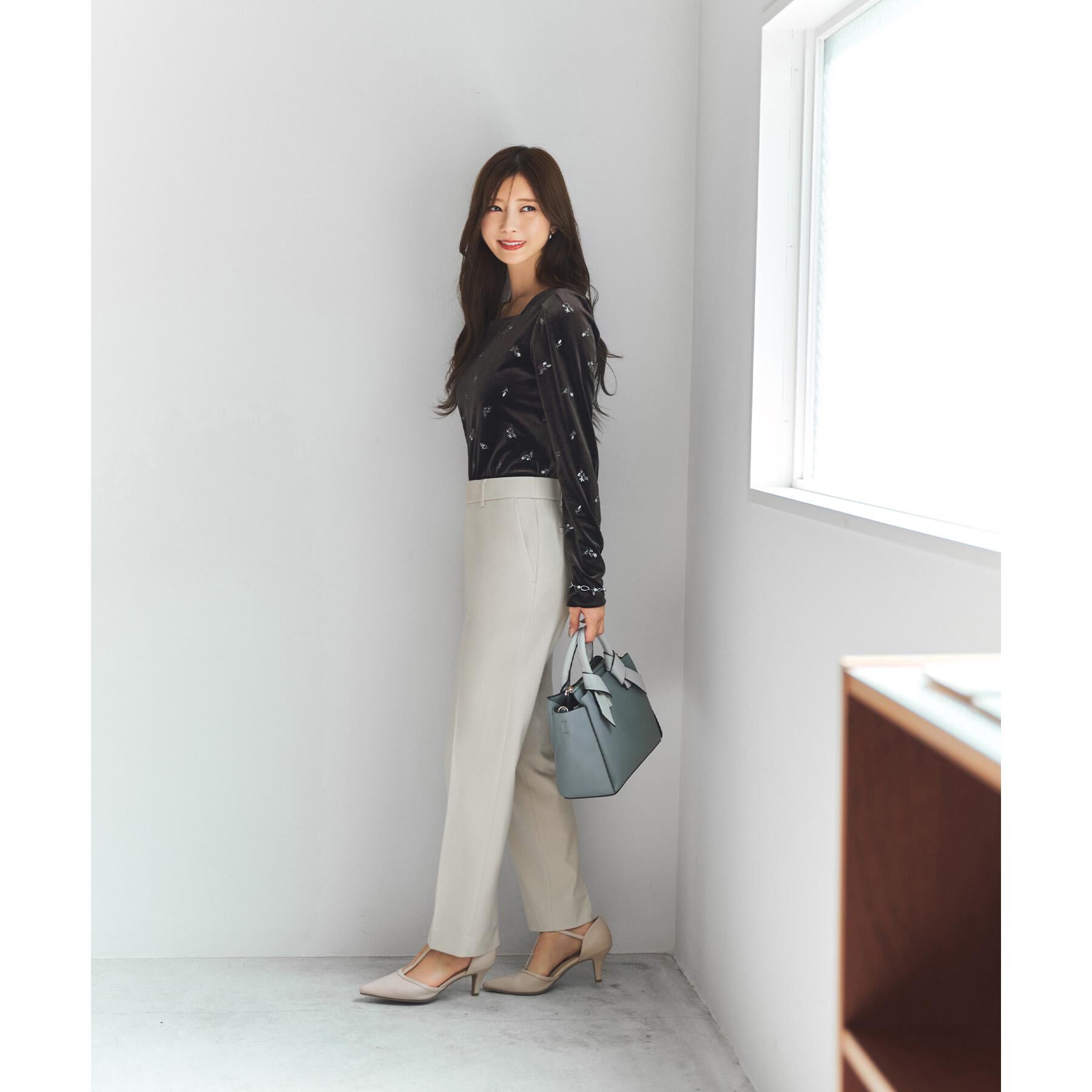 index「バックシャン小花刺繍ベロアトップス【洗濯機OK】」|Tシャツ・カットソー|