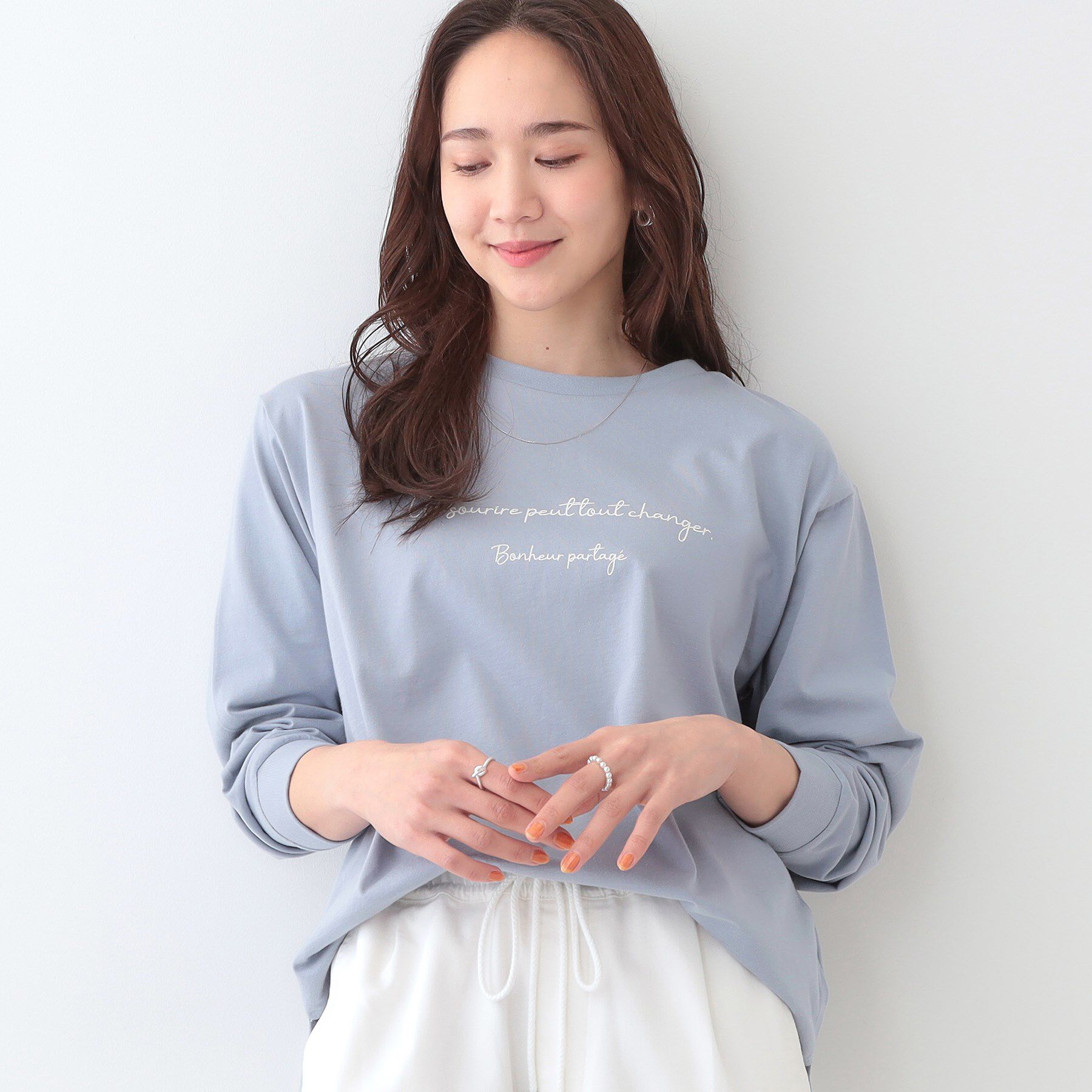 SHOO･LA･RUE「【洗える/S-LL】一枚でもレイヤードでも グラフィック長袖Tシャツ」|Tシャツ・カットソー|ブルー(491)