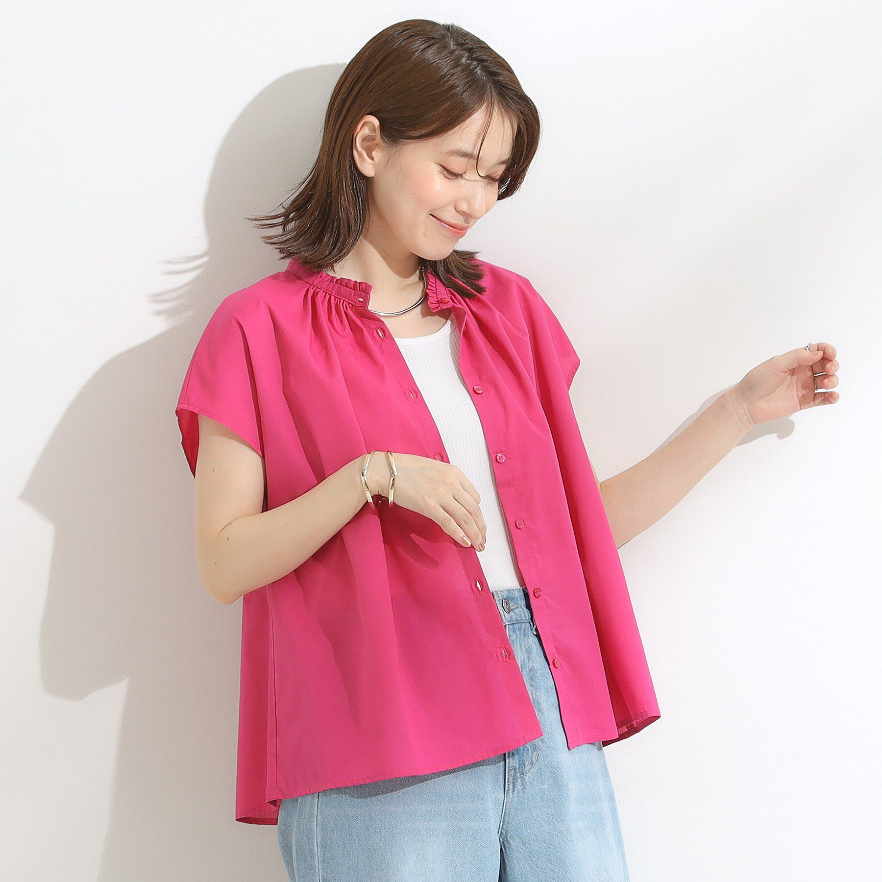 SHOO･LA･RUE「【洗える/S-LL】プチフリル襟が女性らしい フレンチスリーブシャツ」|シャツ・ブラウス|