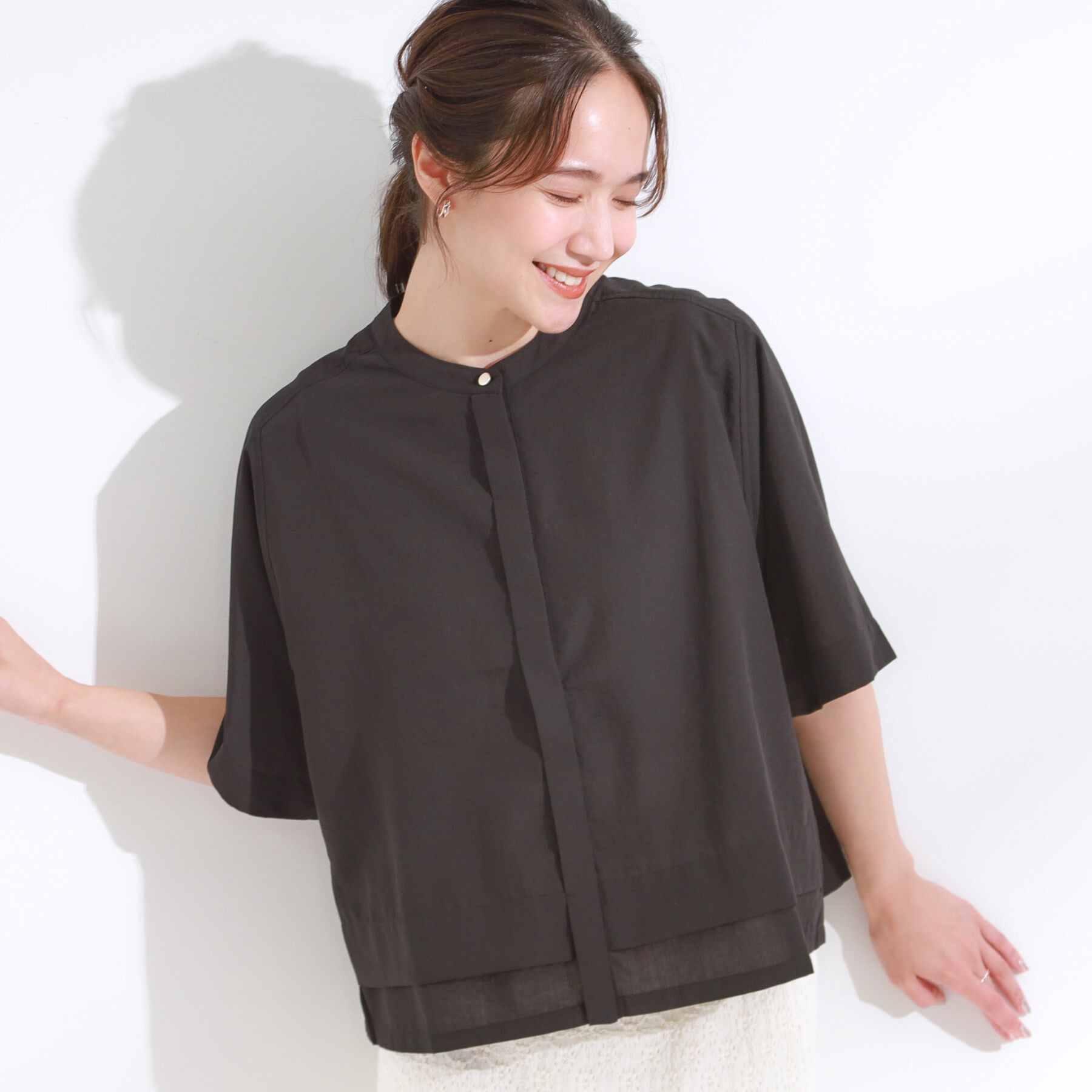 SHOO･LA･RUE「【洗濯後しわになりにくい/UV/吸水速乾】大人きれいな バンドカラーシャツ」|シャツ・ブラウス|ブラック(019)