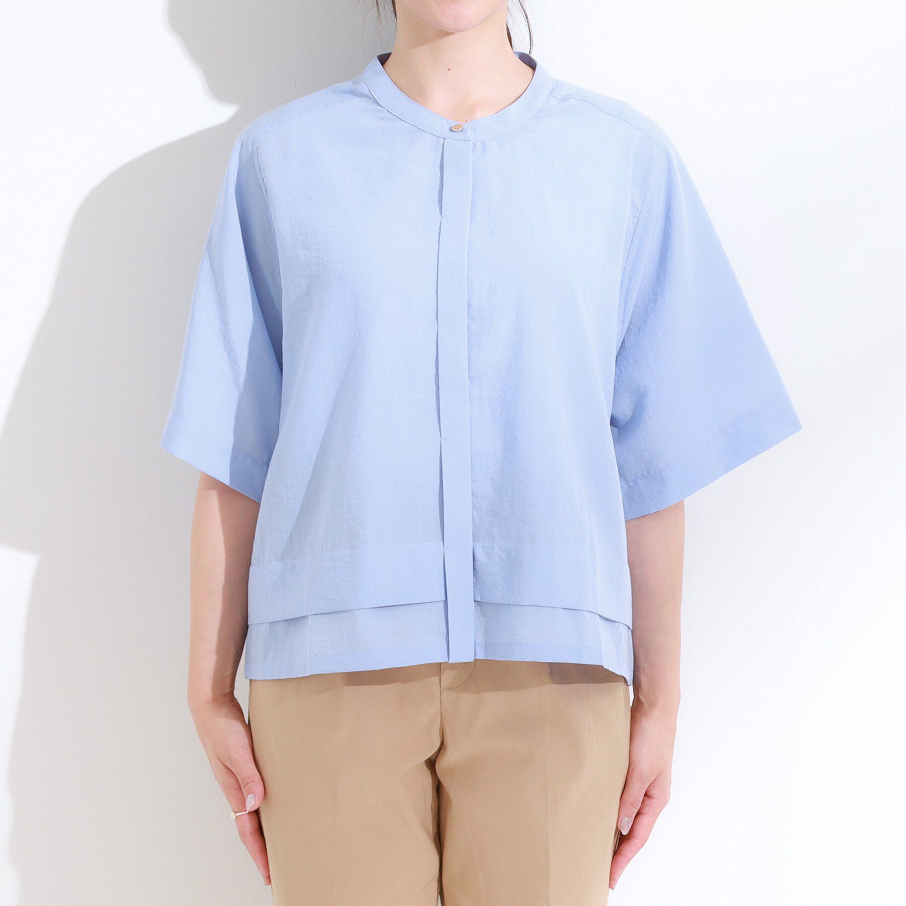 SHOO･LA･RUE「【洗濯後しわになりにくい/UV/吸水速乾】大人きれいな バンドカラーシャツ」|シャツ・ブラウス|