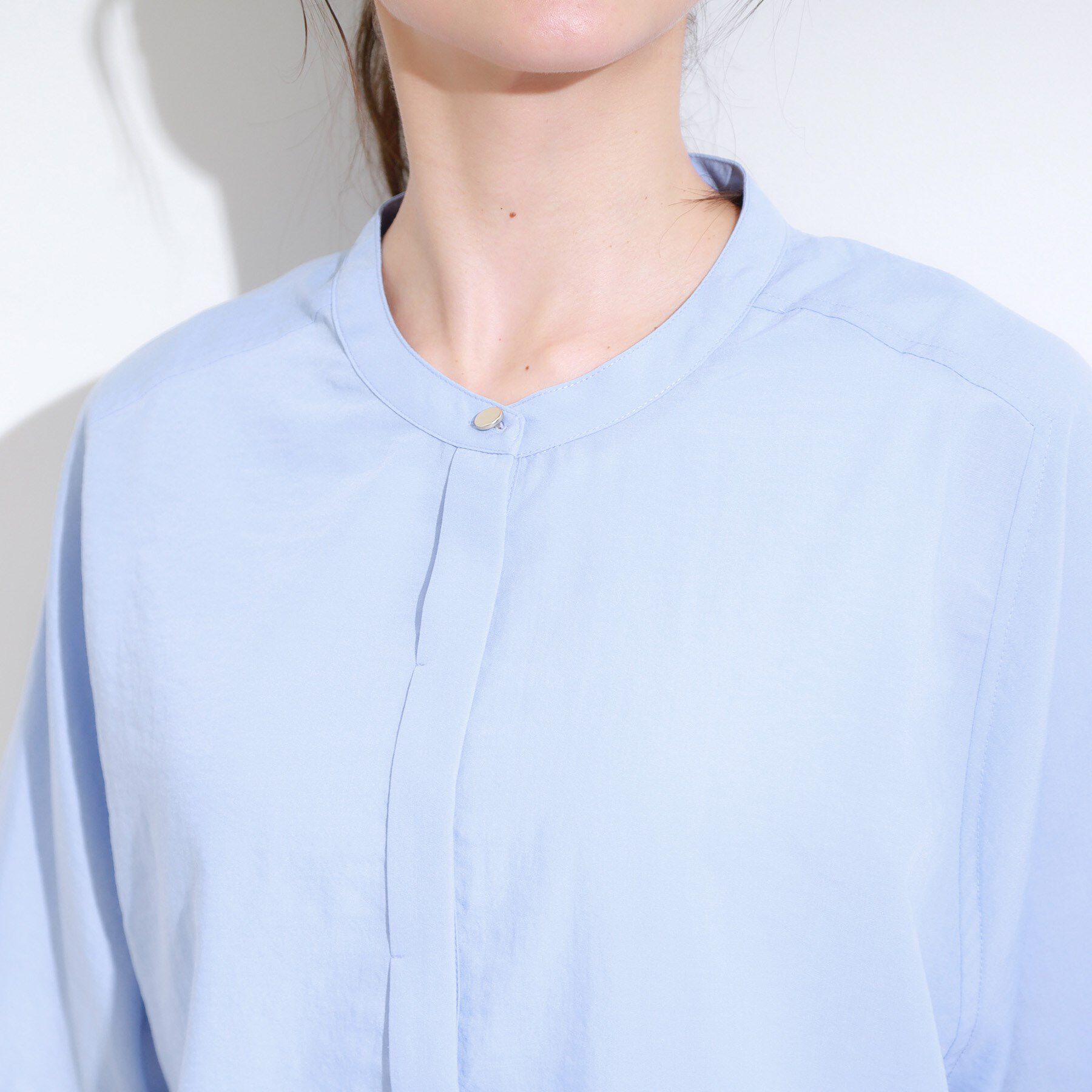 SHOO･LA･RUE「【洗濯後しわになりにくい/UV/吸水速乾】大人きれいな バンドカラーシャツ」|シャツ・ブラウス|