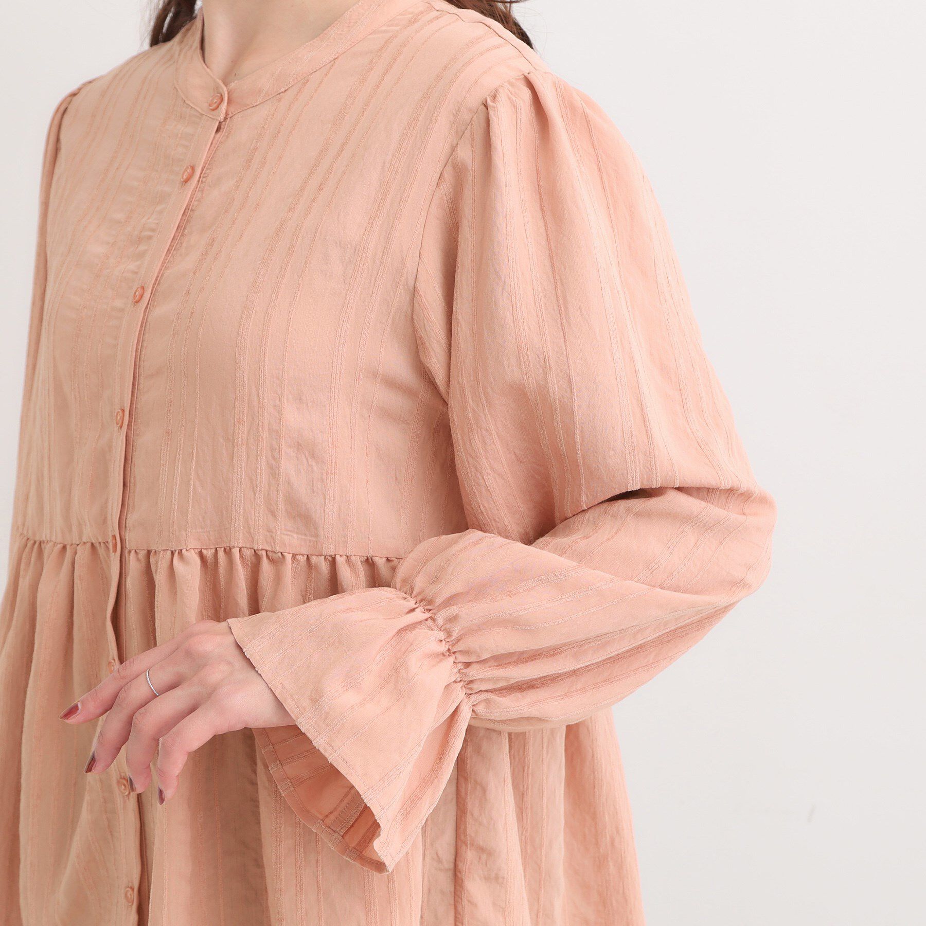 SHOO･LA･RUE「【S-LL】大人フェミニン ペプラム風フリルブラウス」|シャツ・ブラウス|