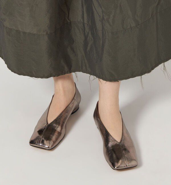 ODETTE E ODILE「オブリークスクエアトゥフラット15&darr;&uarr;」|パンプス|