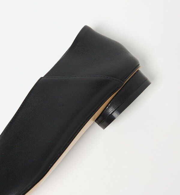 ODETTE E ODILE「オブリークスクエアトゥフラット15&darr;&uarr;」|パンプス|