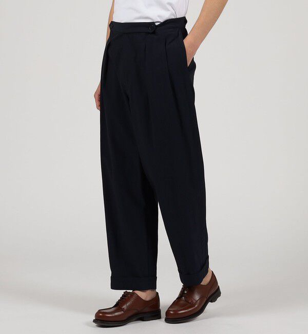 TOMORROWLAND MENS「コットン グラスツイル 2プリーツ ベルトレスパンツ」|チノ|