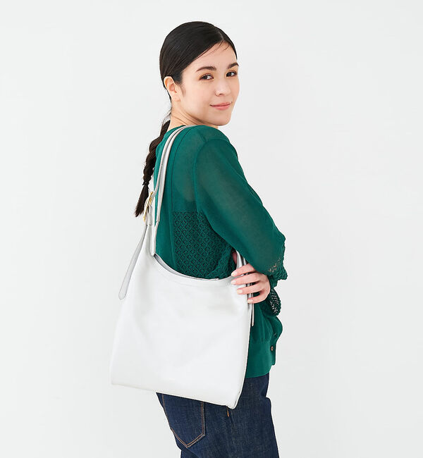 collex「【WEB限定】【BEAURE/ヴュレ】カウレザー トライアングル トートバッグ」|ショルダー・メッセンジャー|シルバー