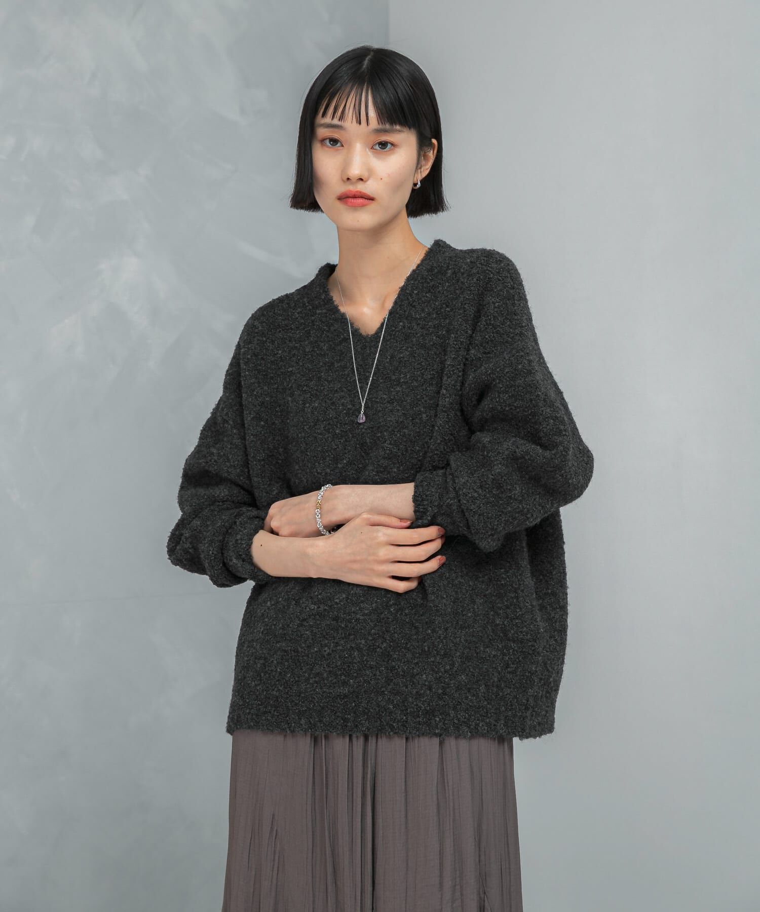 URBAN RESEARCH ROSSO「『WEB限定』Vネックカーブスリーブニット」|ニット・セーター|チャコールグレー