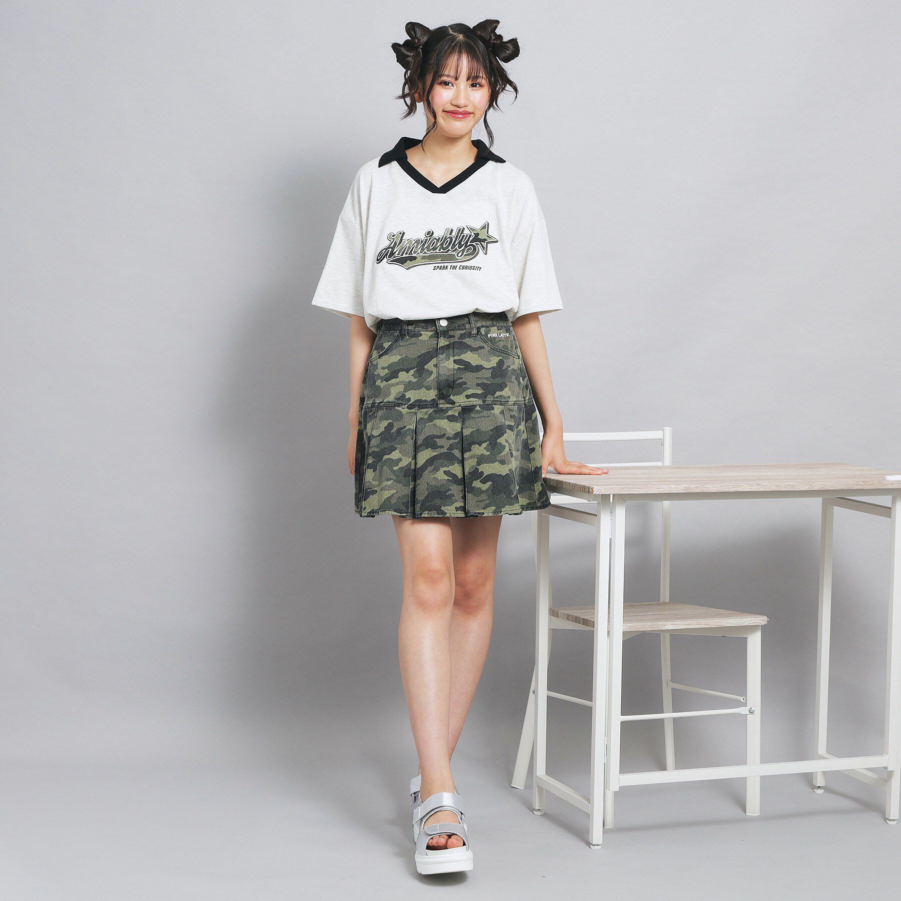 PINK-latte「Vネック衿付きアップリケビッグTシャツ」|Tシャツ・カットソー|