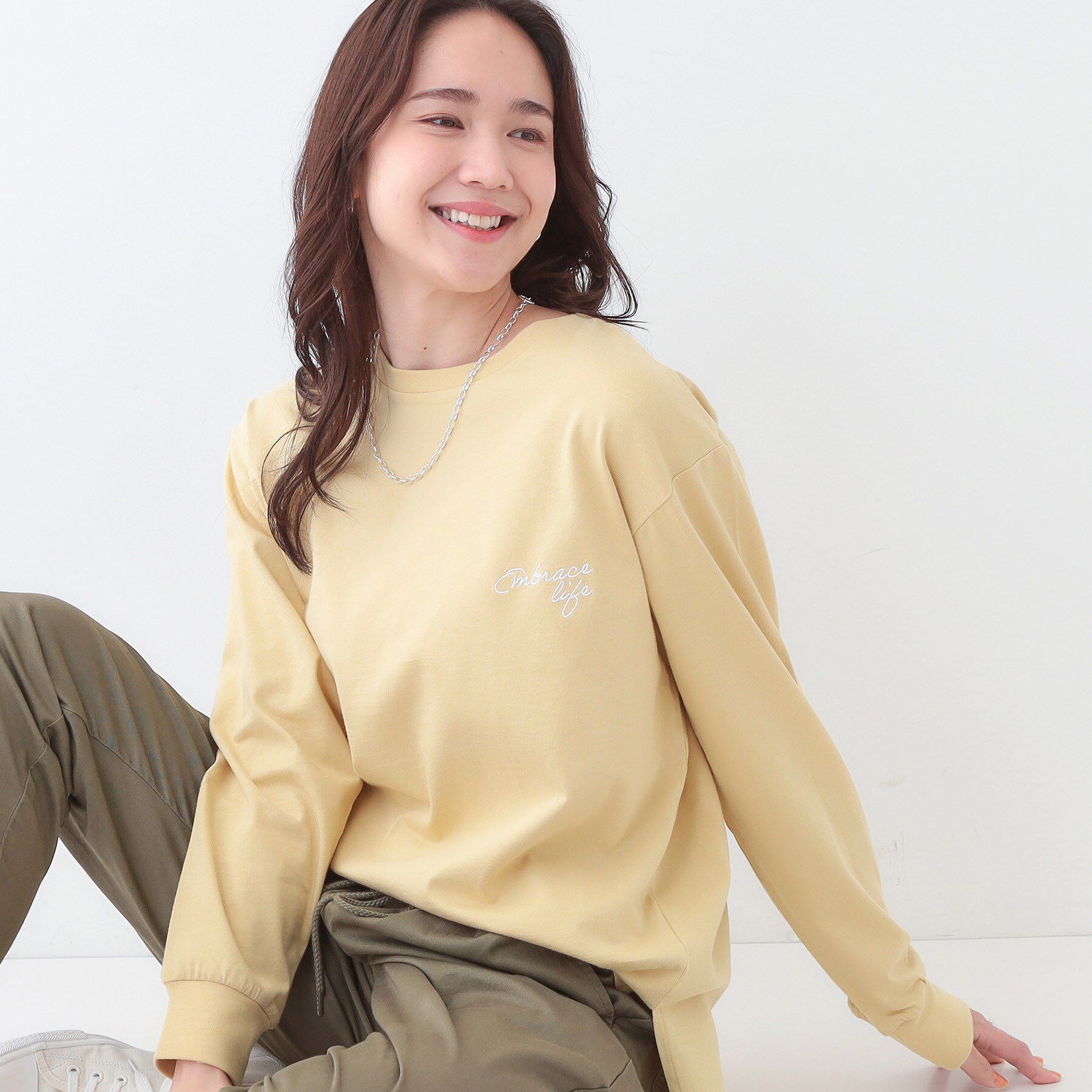 SHOO･LA･RUE「【洗える/S-LL】一枚でもレイヤードでも グラフィック長袖Tシャツ」|Tシャツ・カットソー|イエロー(331)