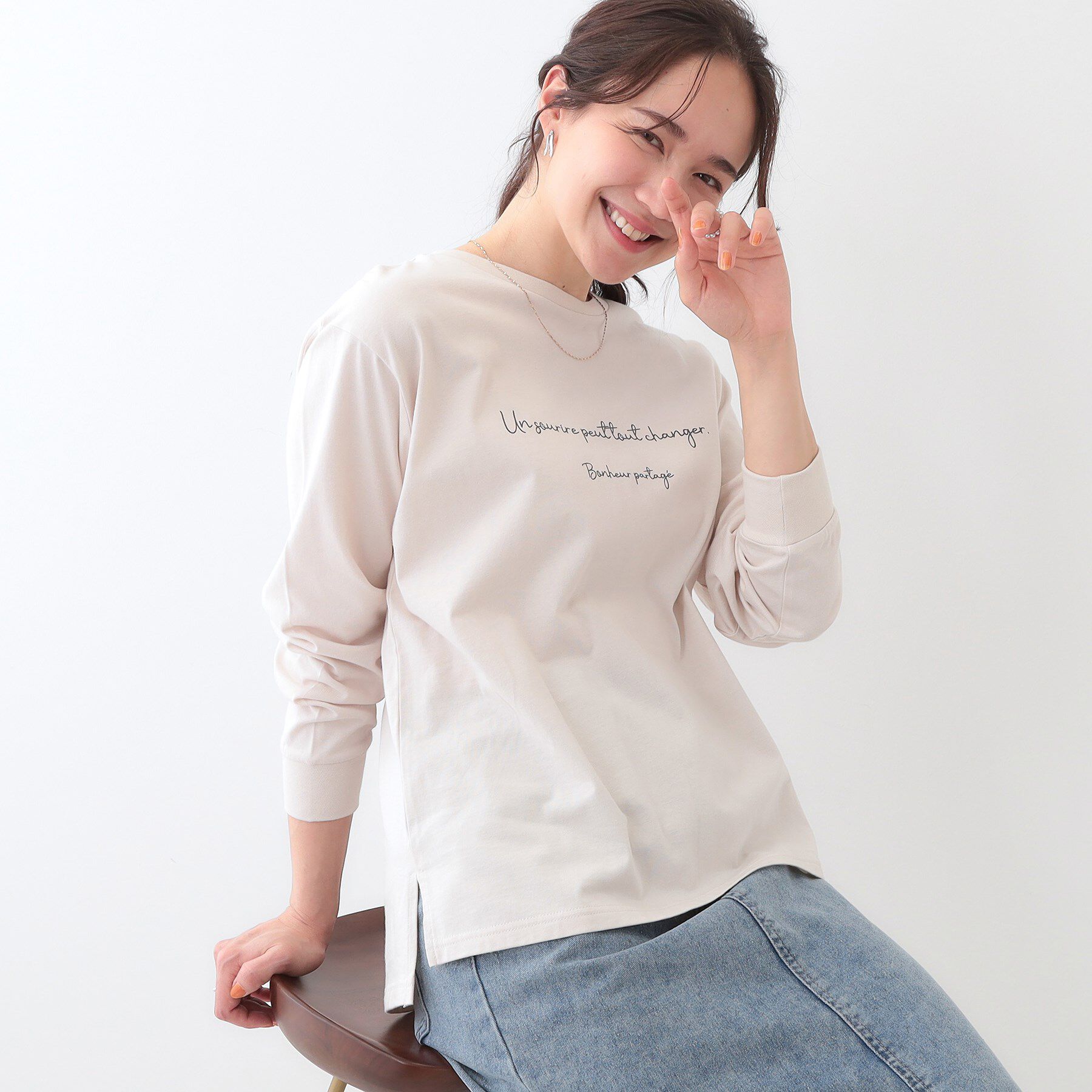 SHOO･LA･RUE「【洗える/S-LL】一枚でもレイヤードでも グラフィック長袖Tシャツ」|Tシャツ・カットソー|ライトベージュ(45